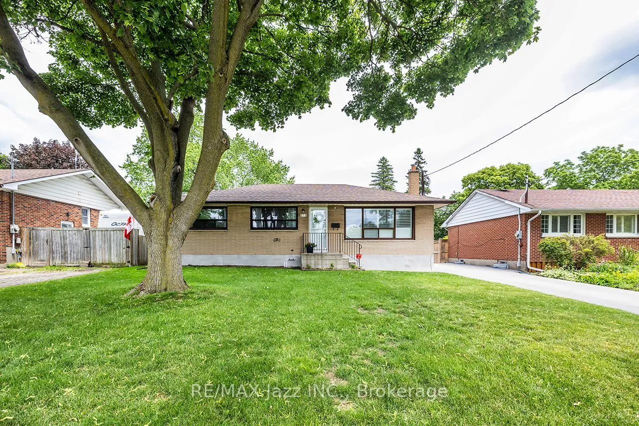 Photo 3 of 571 Finucane Street, Oshawa, McLaughlin — HOMEH