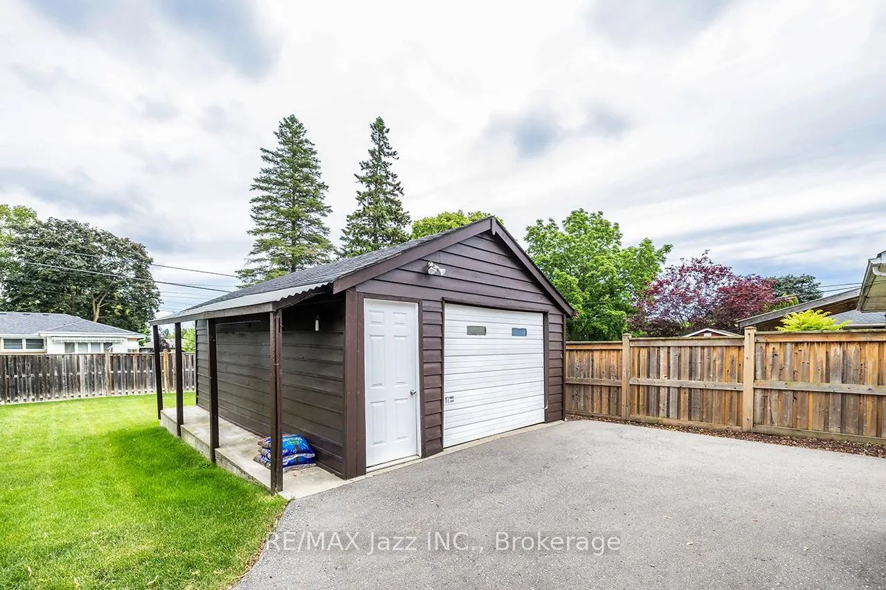 Photo 4 of 571 Finucane Street, Oshawa, McLaughlin — HOMEH