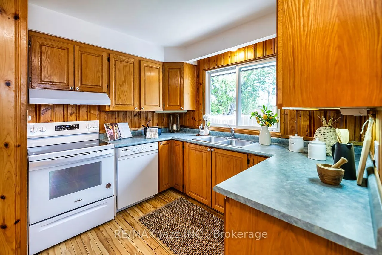 Photo 12 of 571 Finucane Street, Oshawa, McLaughlin — HOMEH