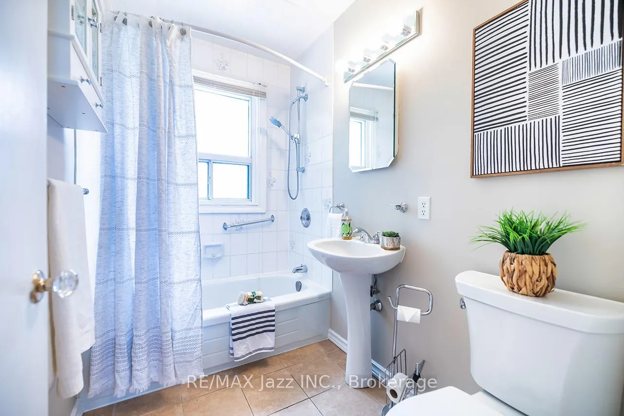 Photo 20 of 571 Finucane Street, Oshawa, McLaughlin — HOMEH
