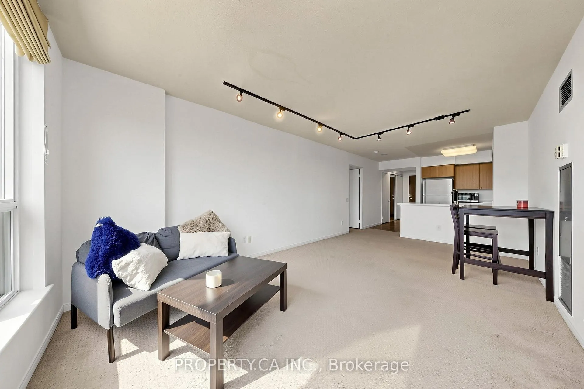 Photo 4 of Unit 3303, 750 Bay Street, Toronto, Bay Street Corridor — HOMEH