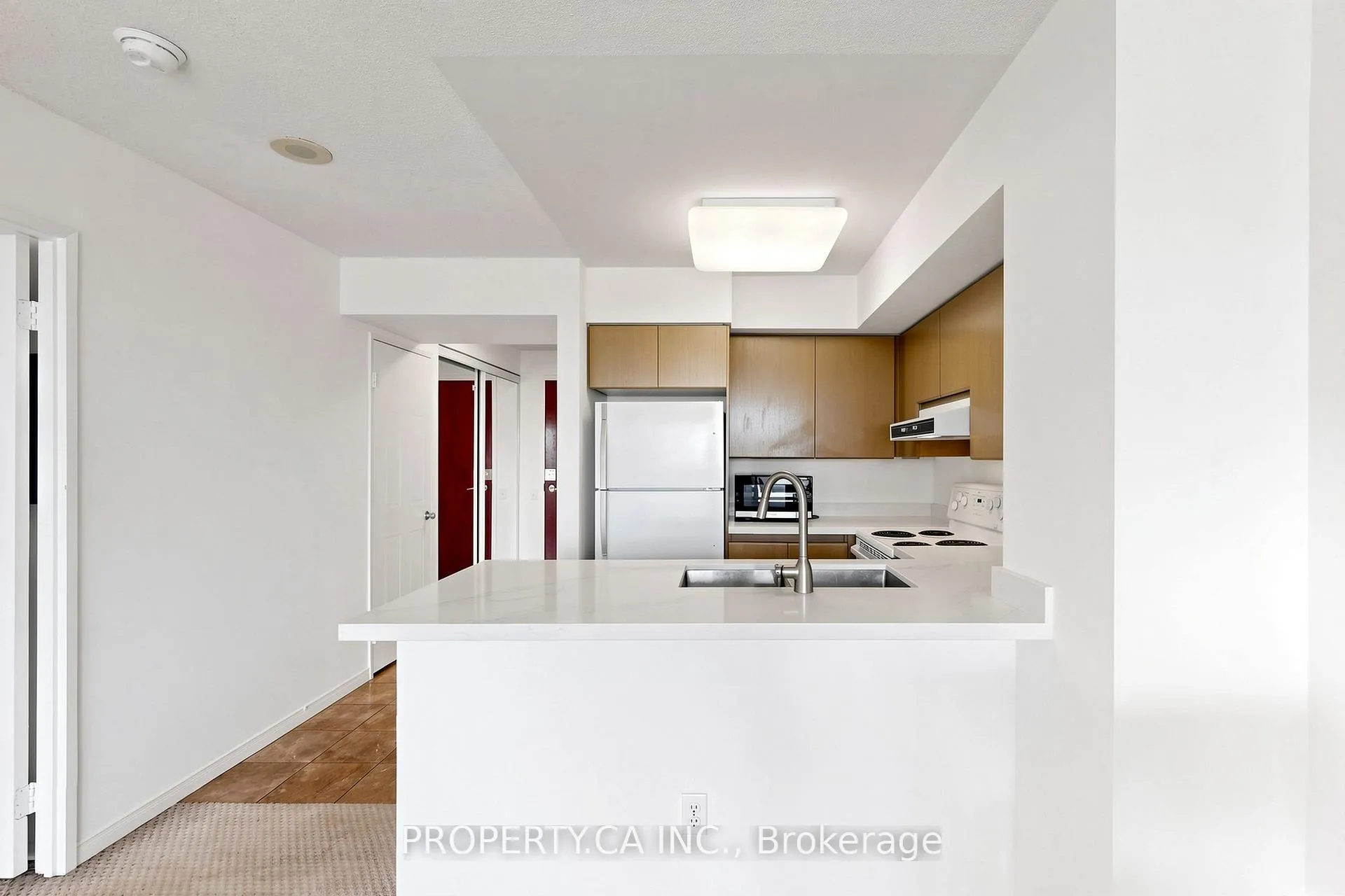 Photo 5 of Unit 3303, 750 Bay Street, Toronto, Bay Street Corridor — HOMEH
