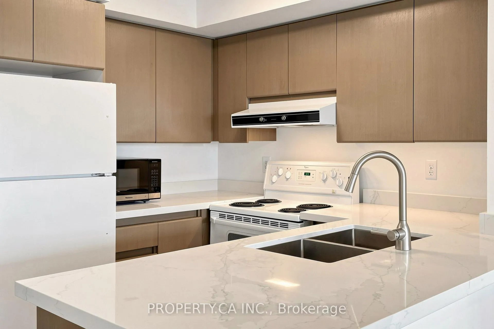 Photo 6 of Unit 3303, 750 Bay Street, Toronto, Bay Street Corridor — HOMEH