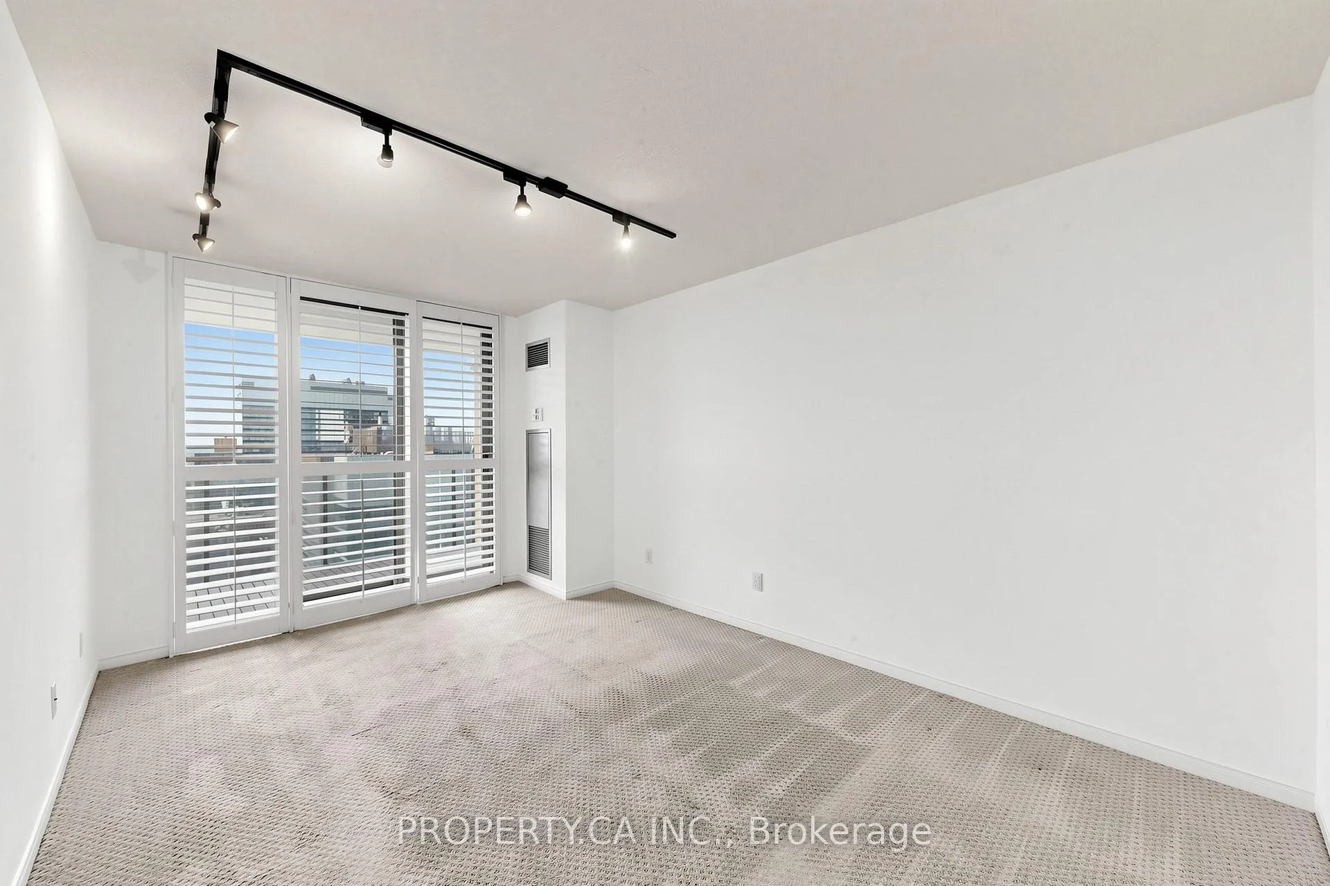 Photo 9 of Unit 3303, 750 Bay Street, Toronto, Bay Street Corridor — HOMEH