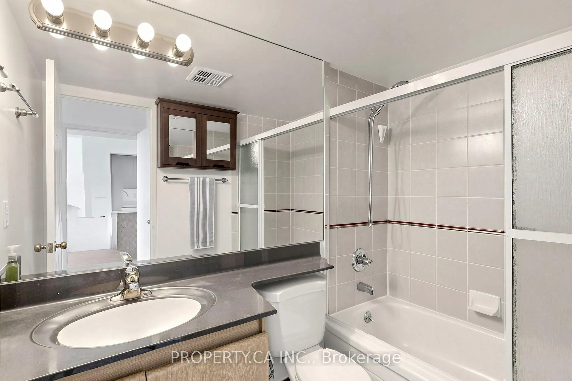 Photo 13 of Unit 3303, 750 Bay Street, Toronto, Bay Street Corridor — HOMEH