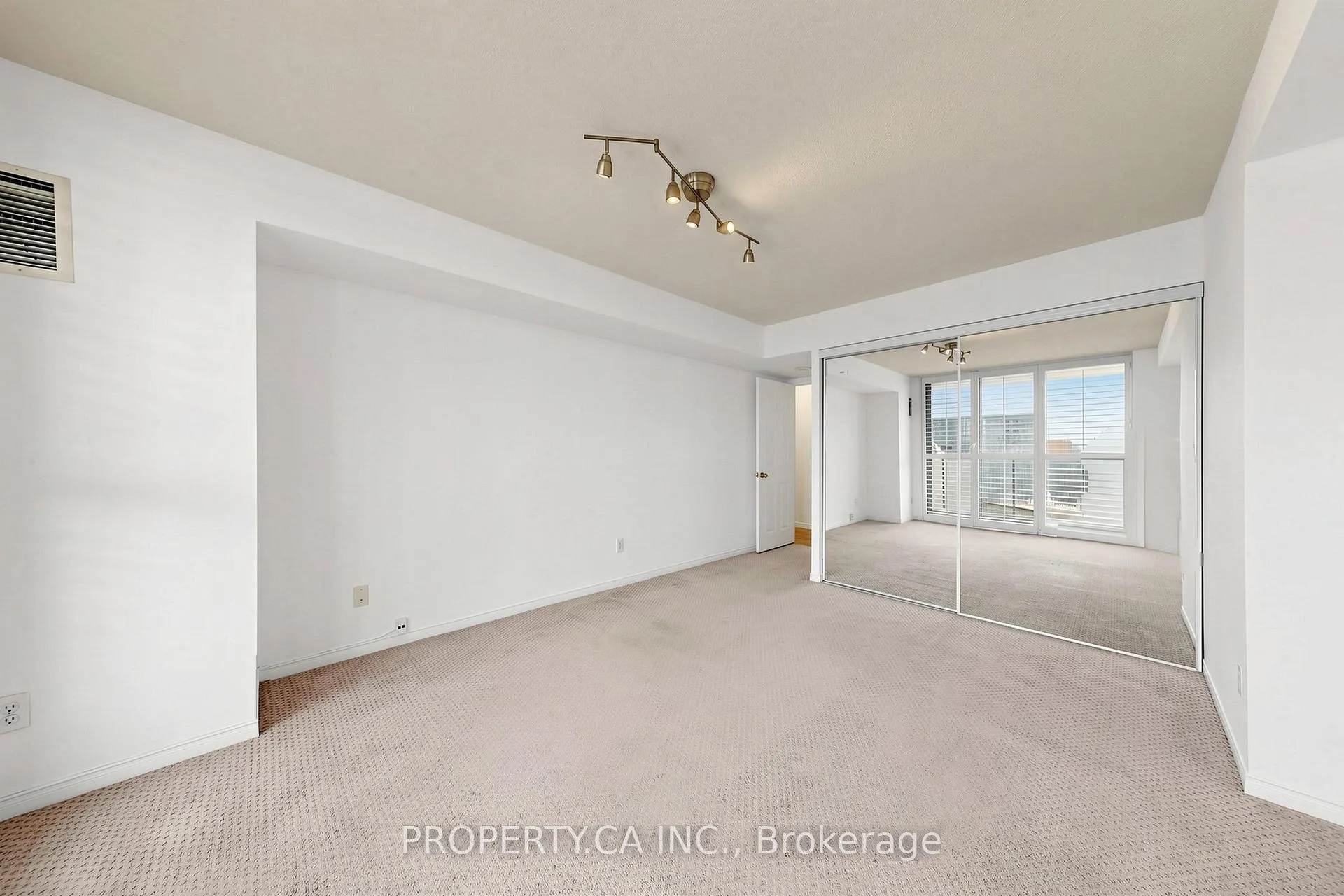Photo 16 of Unit 3303, 750 Bay Street, Toronto, Bay Street Corridor — HOMEH
