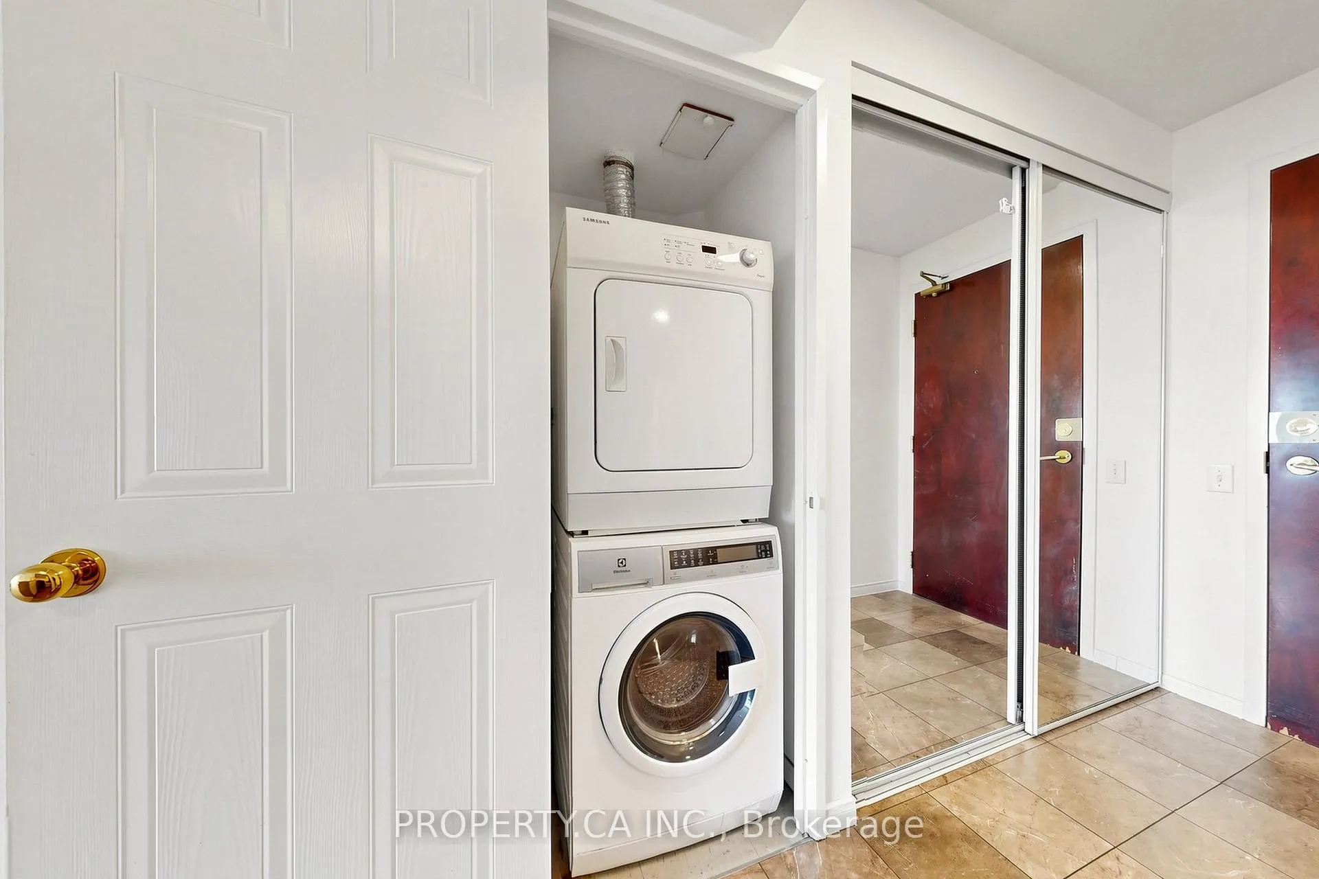 Photo 18 of Unit 3303, 750 Bay Street, Toronto, Bay Street Corridor — HOMEH