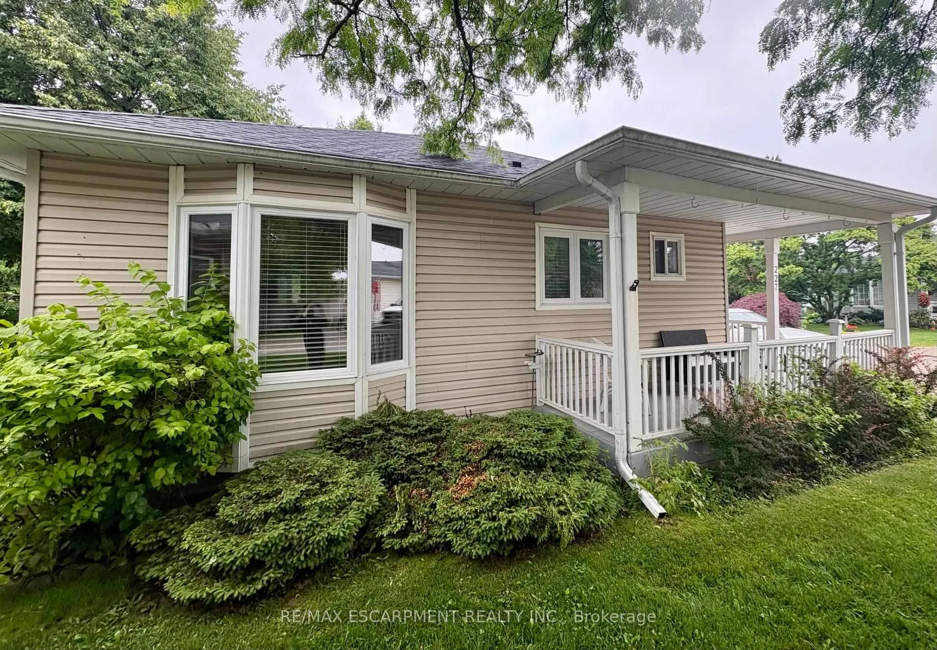 Photo 5 of 227 Silverbirch Boulevard, Hamilton, Rural Glanbrook — HOMEH