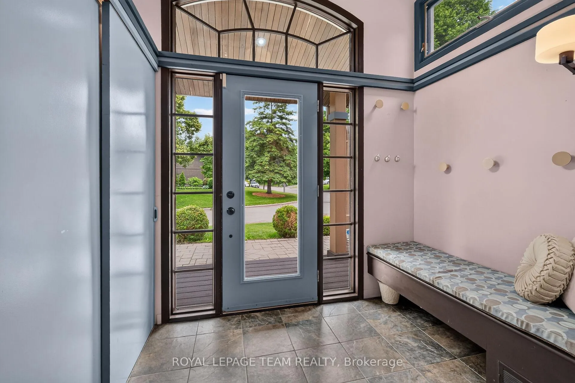 Photo 4 of 1282 Alloway Crescent, Ottawa, Carson Grove — HOMEH
