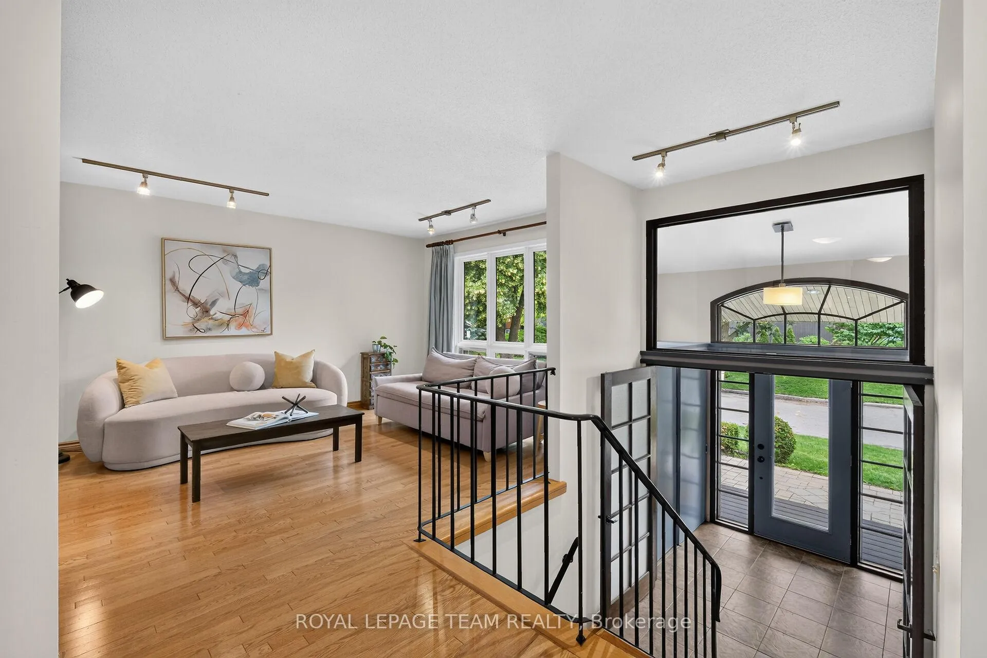 Photo 8 of 1282 Alloway Crescent, Ottawa, Carson Grove — HOMEH