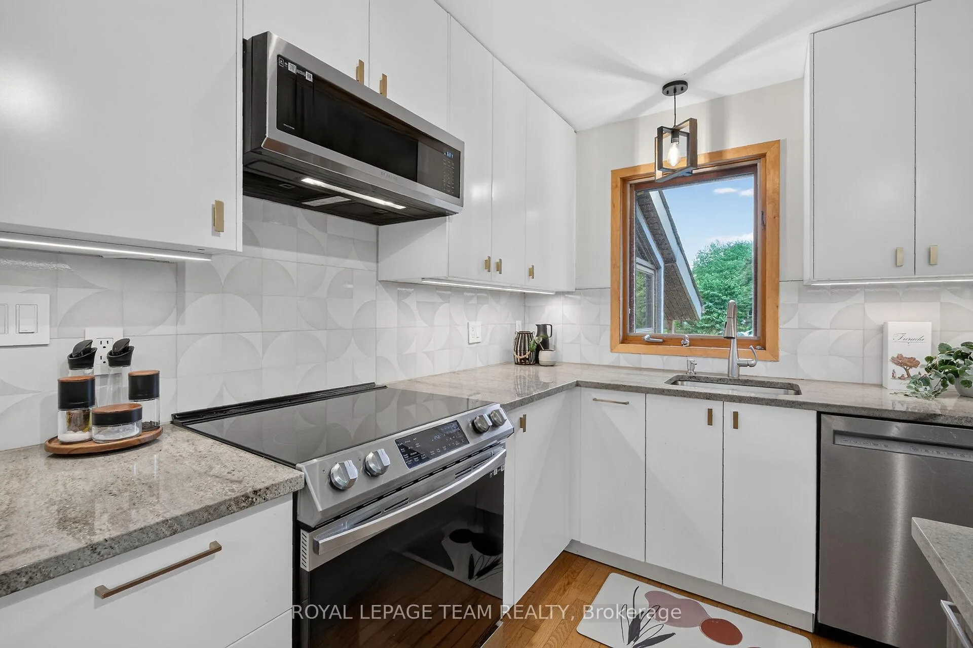 Photo 23 of 1282 Alloway Crescent, Ottawa, Carson Grove — HOMEH