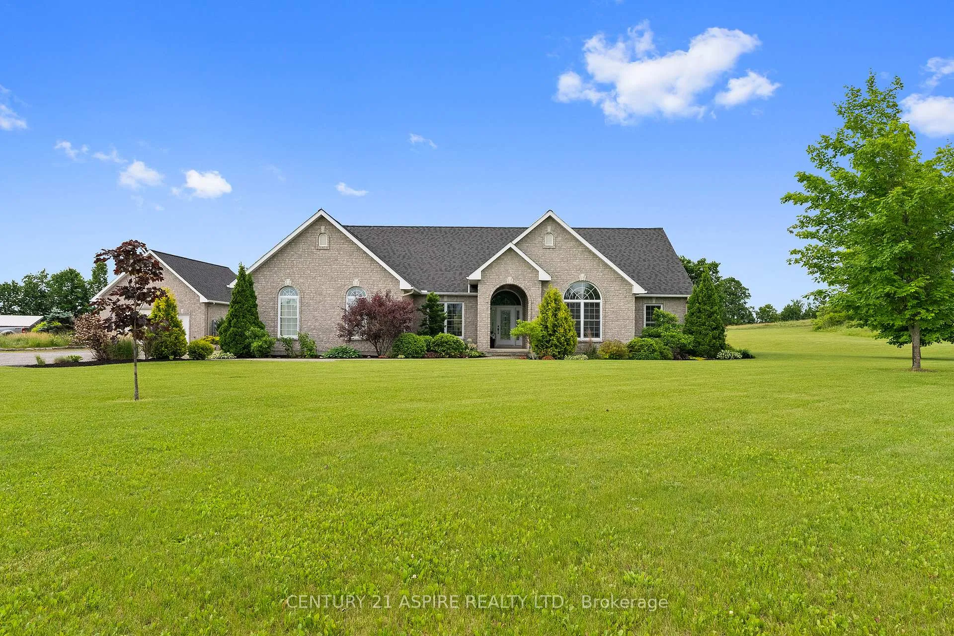 Photo 3 of 6969 60 Highway, North Algona Wilberforce, North Algona/Wilberforce Twp — HOMEH