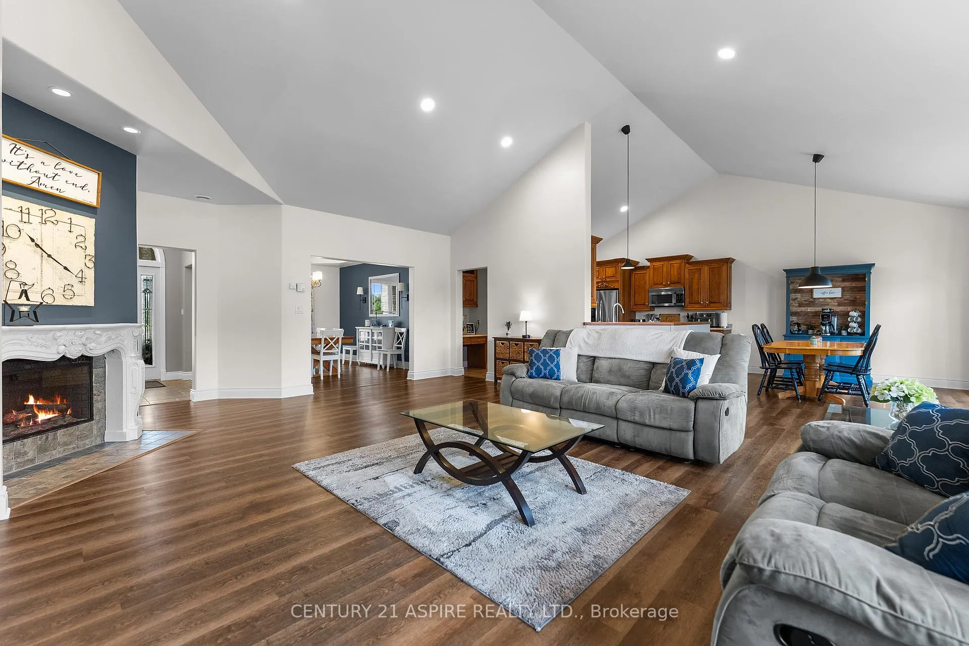 Photo 11 of 6969 60 Highway, North Algona Wilberforce, North Algona/Wilberforce Twp — HOMEH