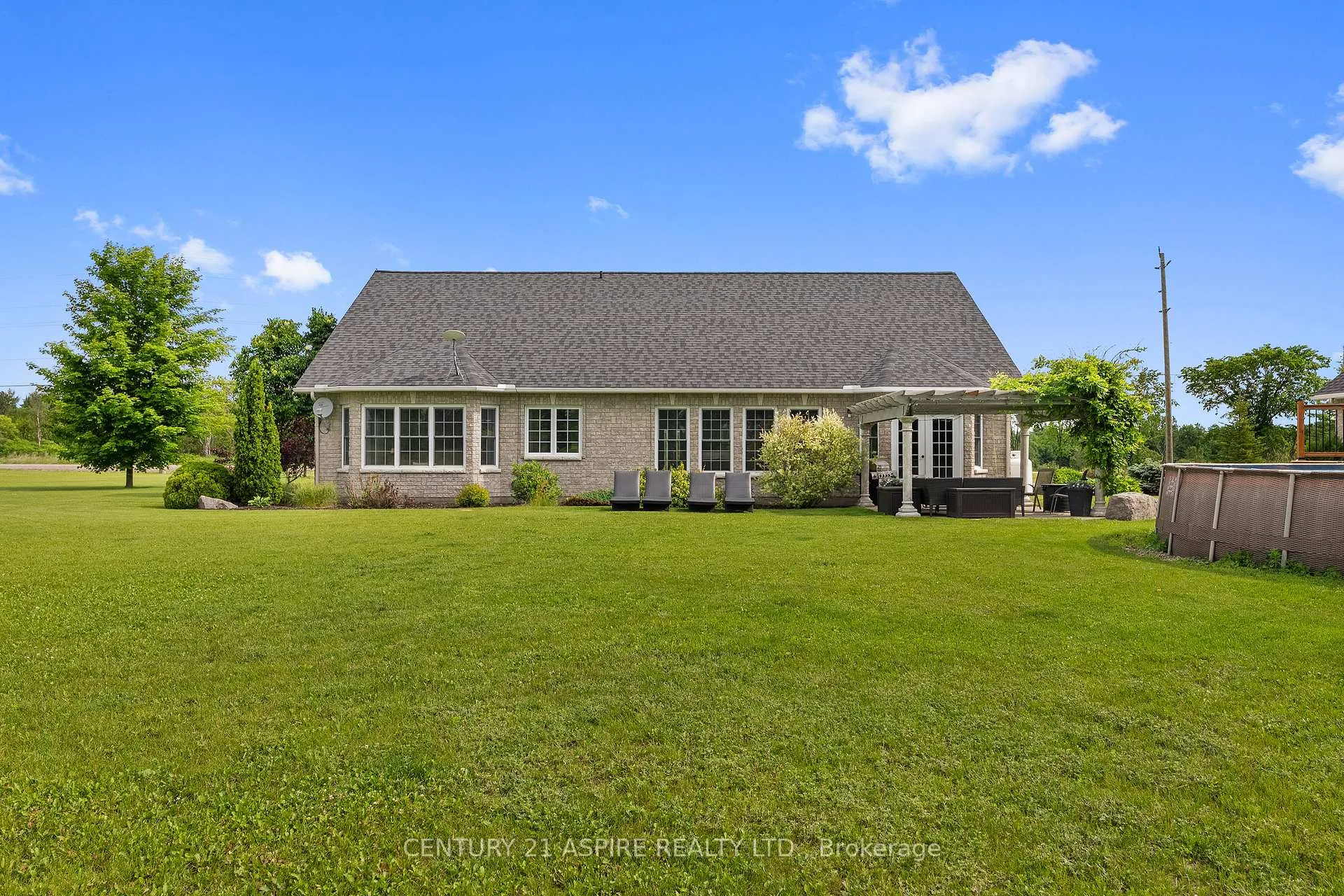 Photo 36 of 6969 60 Highway, North Algona Wilberforce, North Algona/Wilberforce Twp — HOMEH