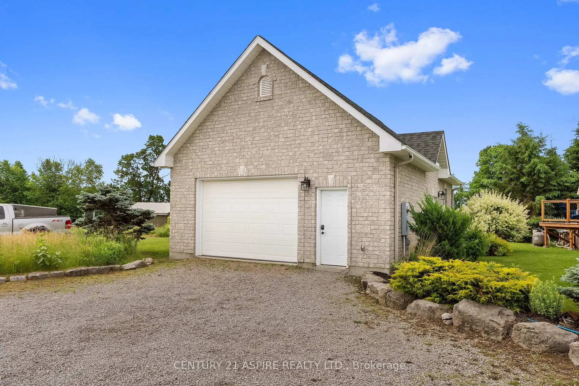Photo 38 of 6969 60 Highway, North Algona Wilberforce, North Algona/Wilberforce Twp — HOMEH