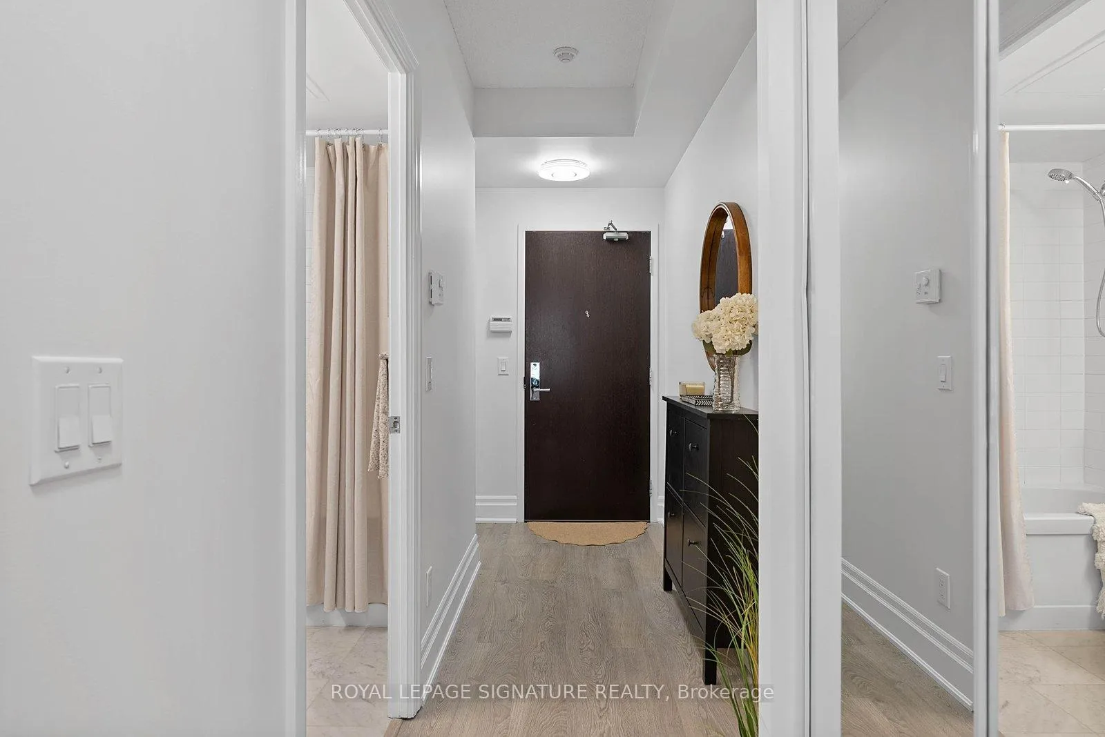 Photo 3 of Unit 412, 131 Upper Duke Crescent, Markham, Unionville — HOMEH