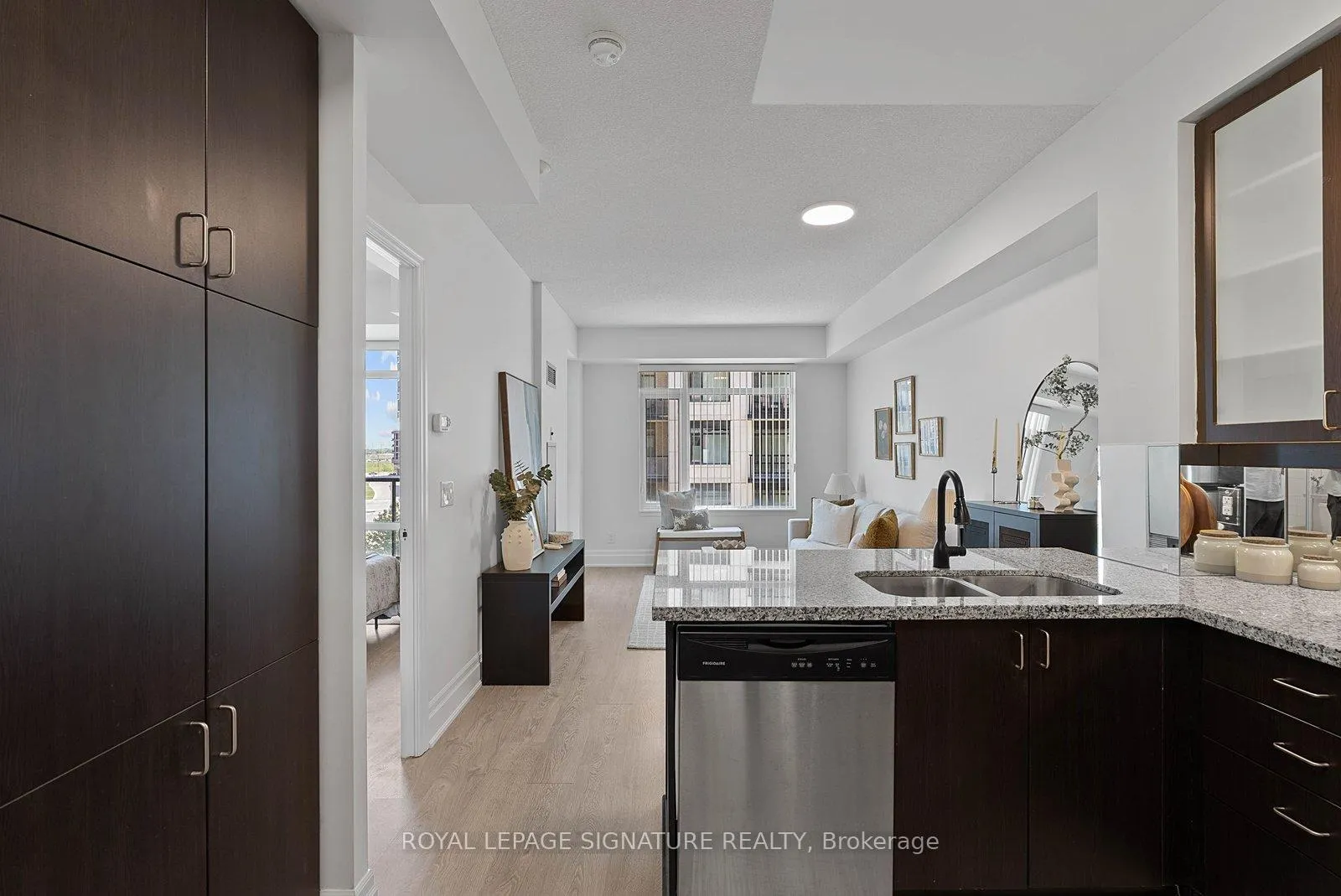 Photo 9 of Unit 412, 131 Upper Duke Crescent, Markham, Unionville — HOMEH