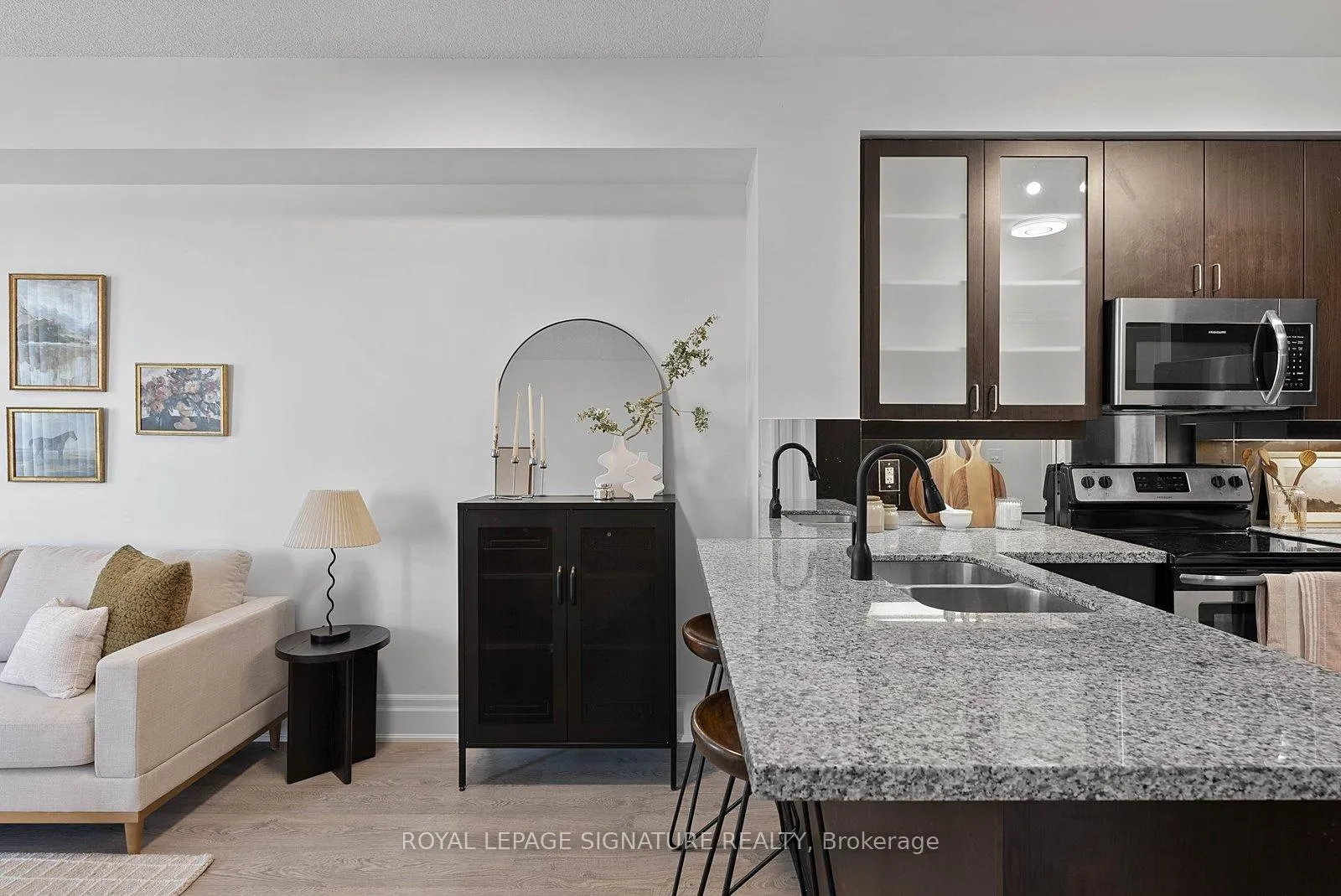 Photo 14 of Unit 412, 131 Upper Duke Crescent, Markham, Unionville — HOMEH
