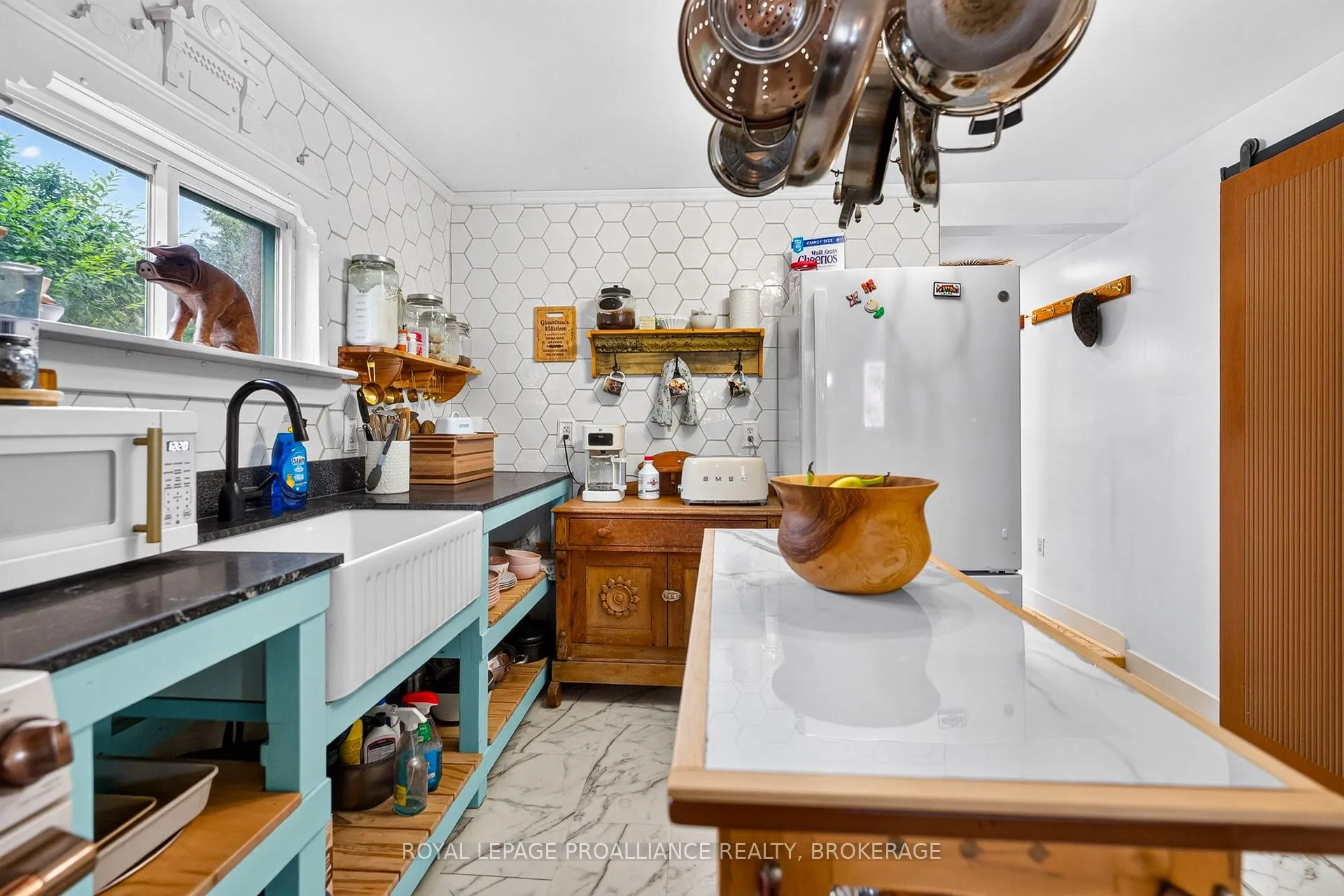 Photo 10 of 356 Elliott Avenue, Kingston, East of Sir John A. Blvd — HOMEH
