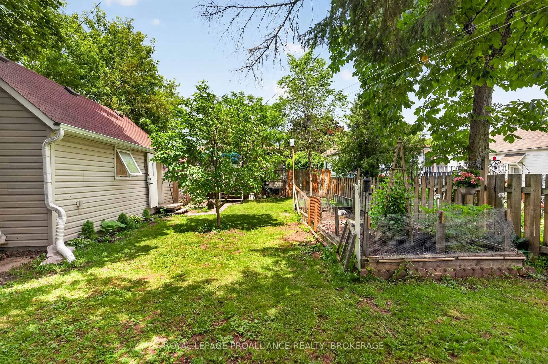 Photo 28 of 356 Elliott Avenue, Kingston, East of Sir John A. Blvd — HOMEH