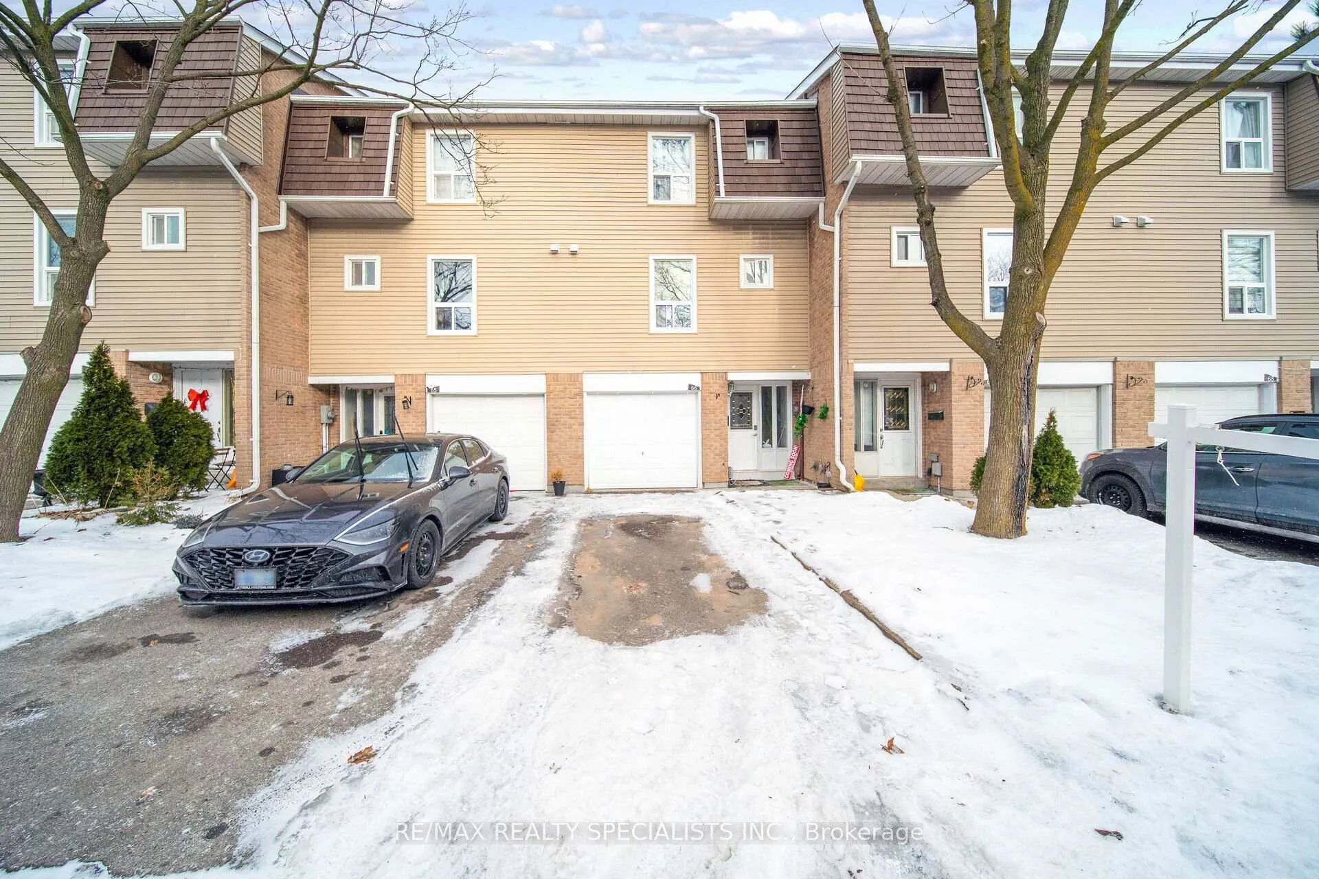 Photo 1 of 66 Enmount Drive, Brampton, Southgate — HOMEH