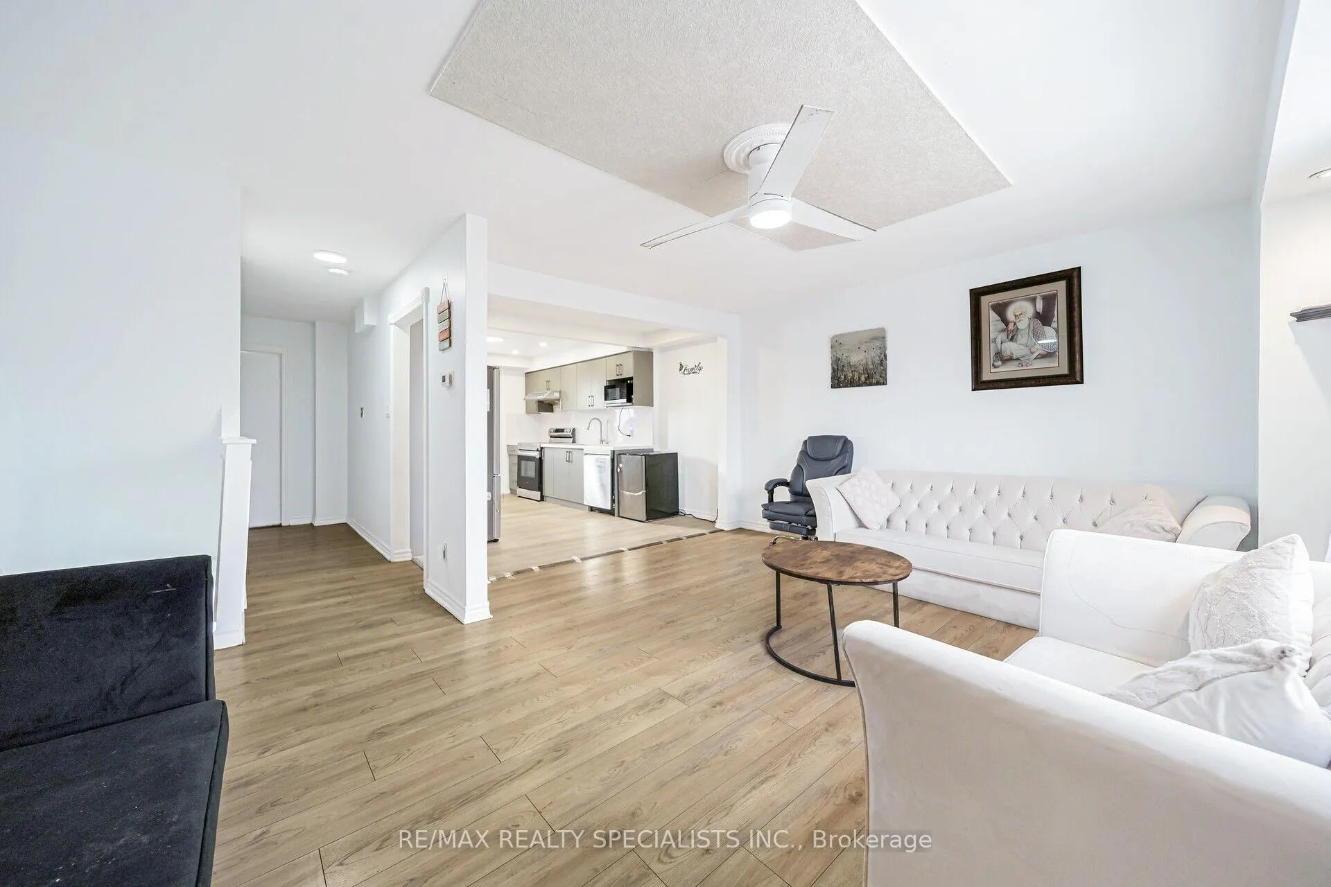 Photo 6 of 66 Enmount Drive, Brampton, Southgate — HOMEH