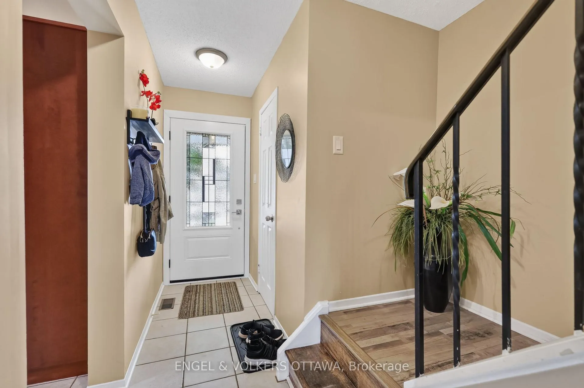 Photo 6 of 6269 Paddler Way, Ottawa, Hiawatha Park/Convent Glen — HOMEH