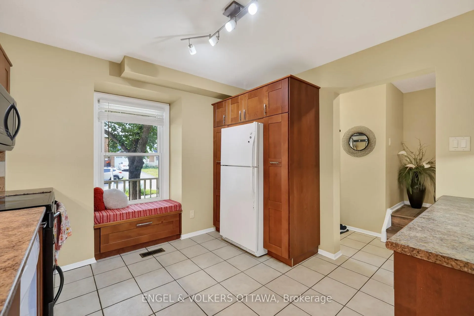 Photo 20 of 6269 Paddler Way, Ottawa, Hiawatha Park/Convent Glen — HOMEH