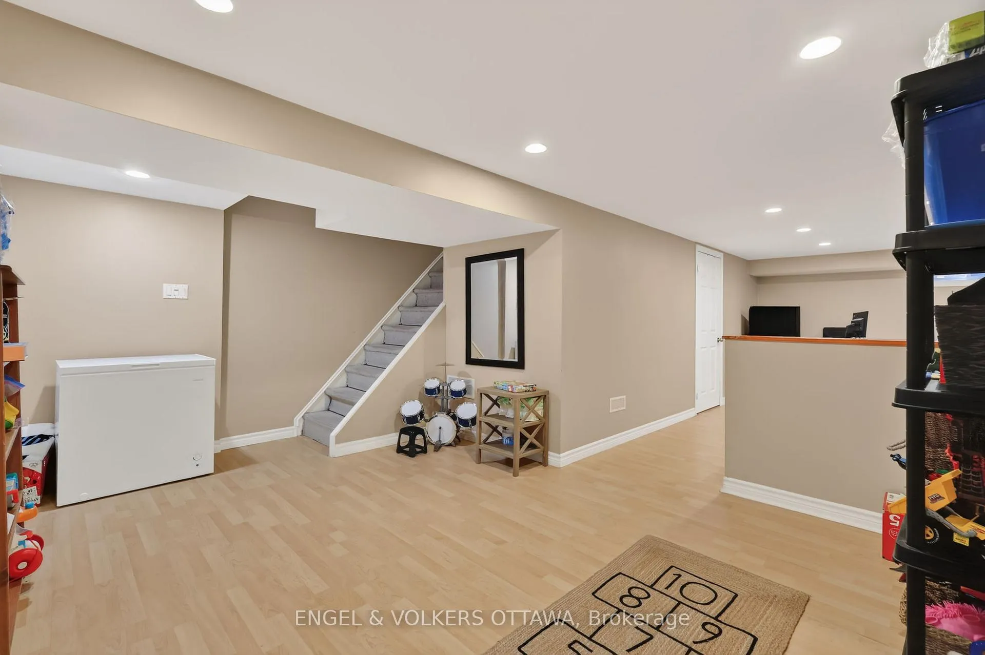 Photo 32 of 6269 Paddler Way, Ottawa, Hiawatha Park/Convent Glen — HOMEH