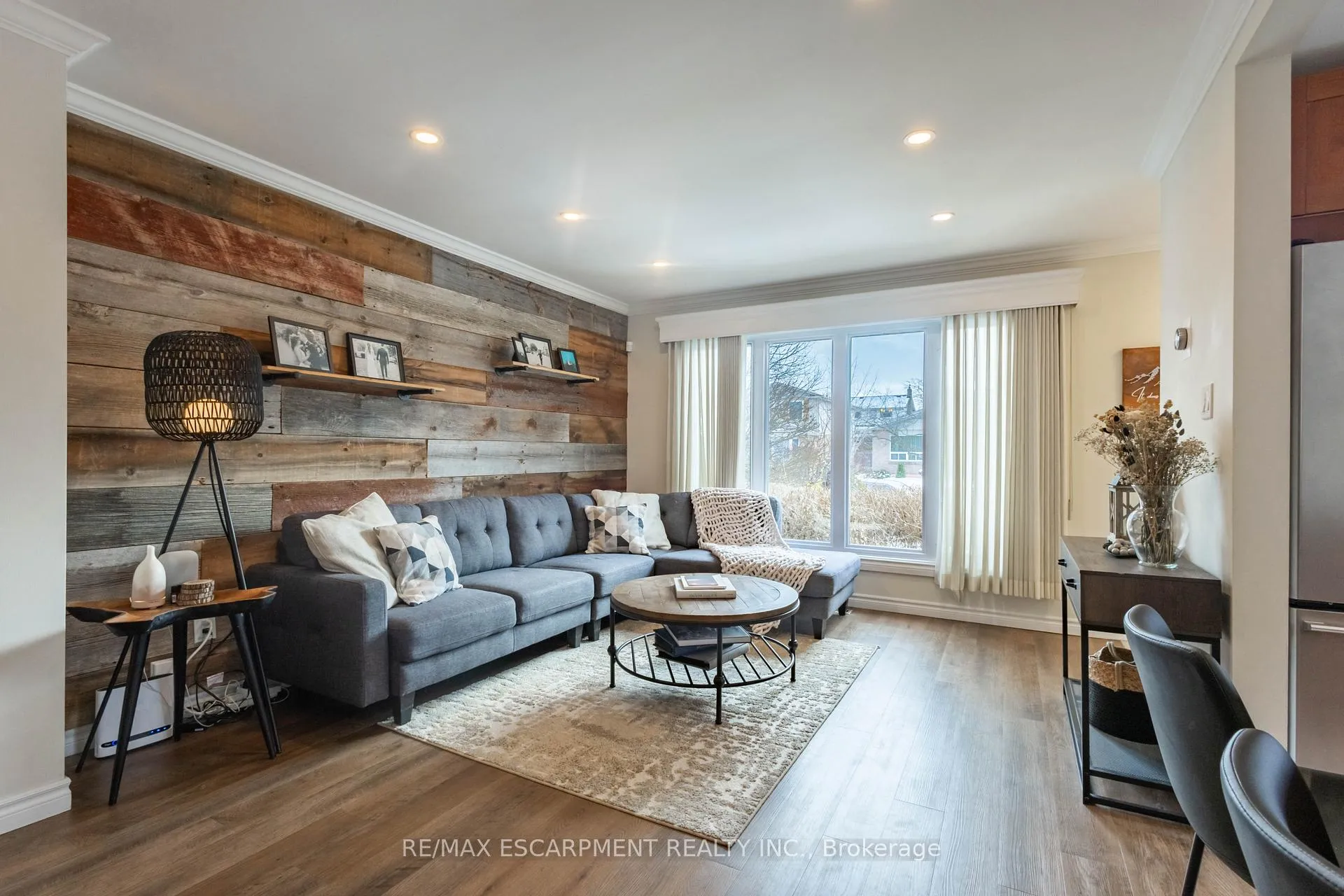 Photo 6 of 72 Athenia Drive, Hamilton, Stoney Creek Mountain — HOMEH