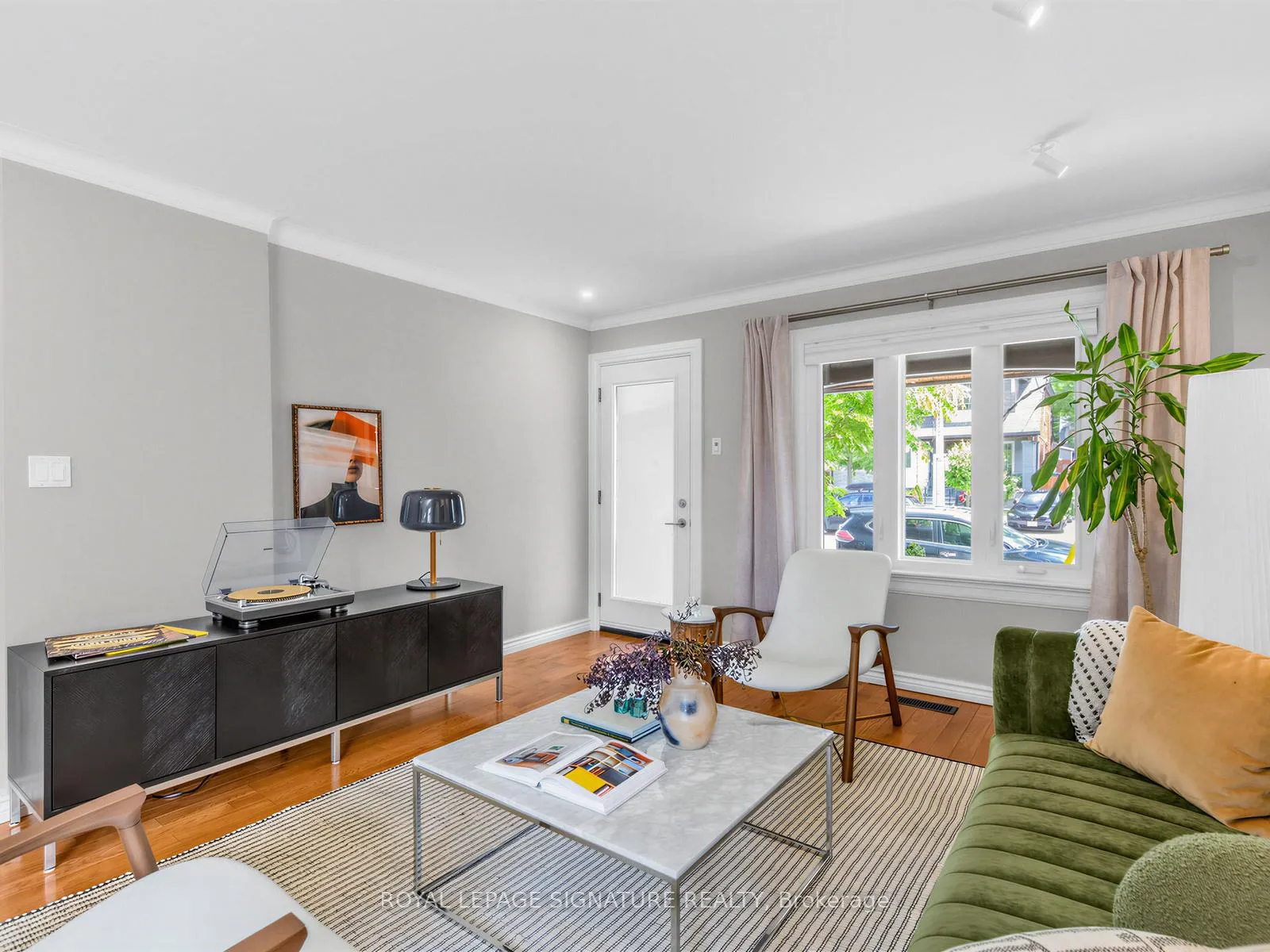 Photo 5 of 122 Donlands Avenue, Toronto, Danforth Village-East York — HOMEH