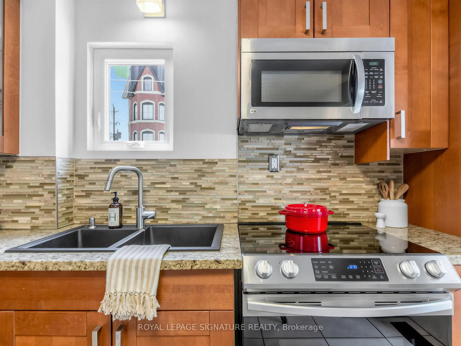 Photo 14 of 122 Donlands Avenue, Toronto, Danforth Village-East York — HOMEH