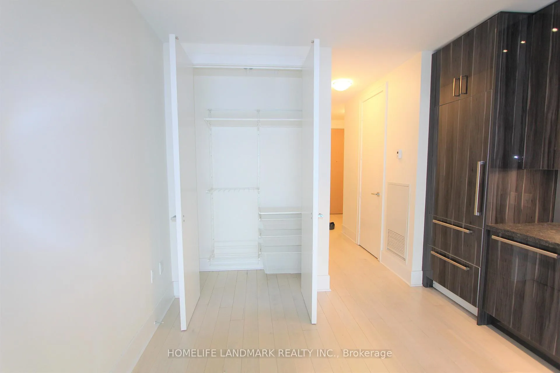 Photo 5 of Unit 1019, 29 Queens Quay E, Toronto, Waterfront Communities — HOMEH