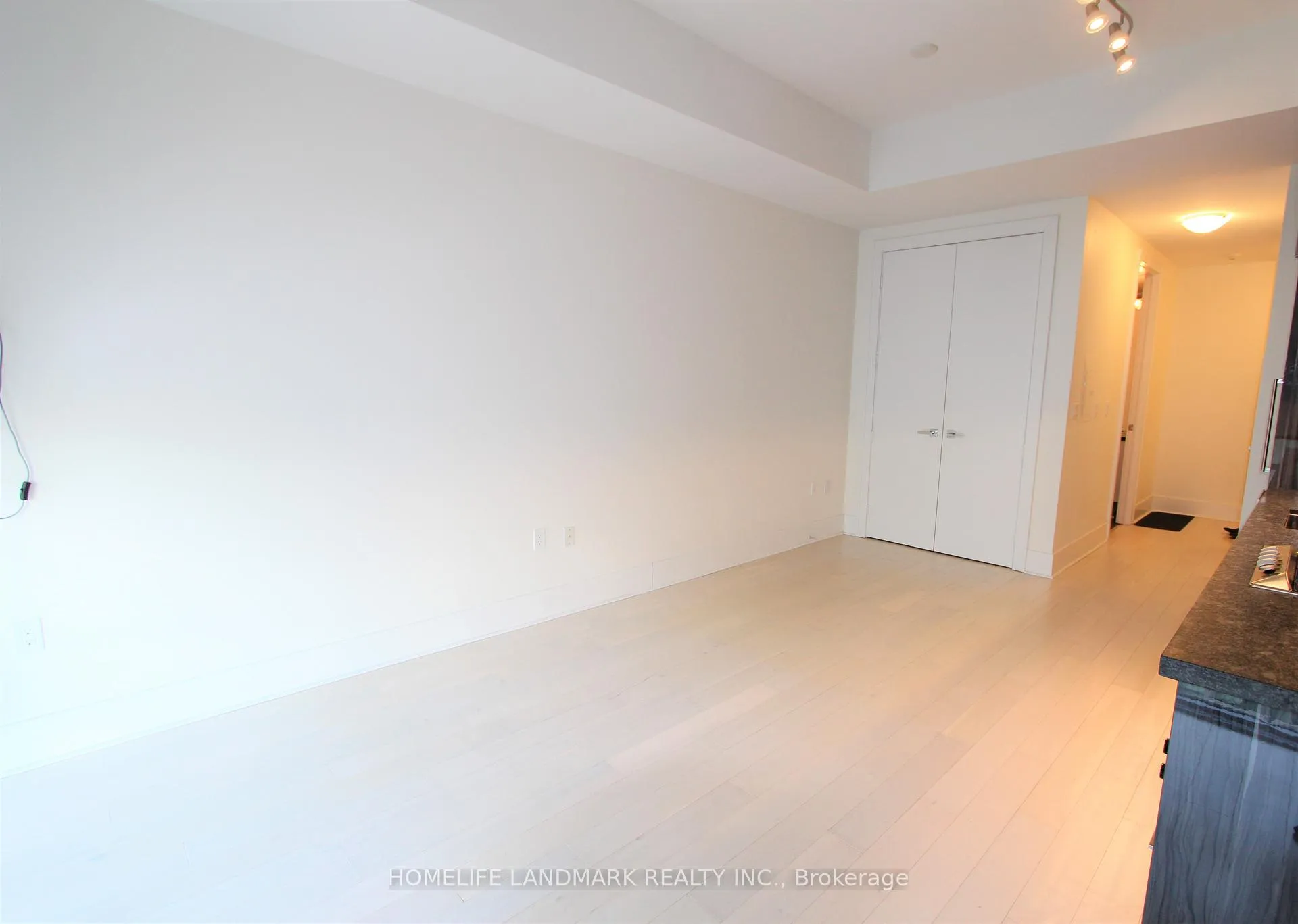 Photo 9 of Unit 1019, 29 Queens Quay E, Toronto, Waterfront Communities — HOMEH