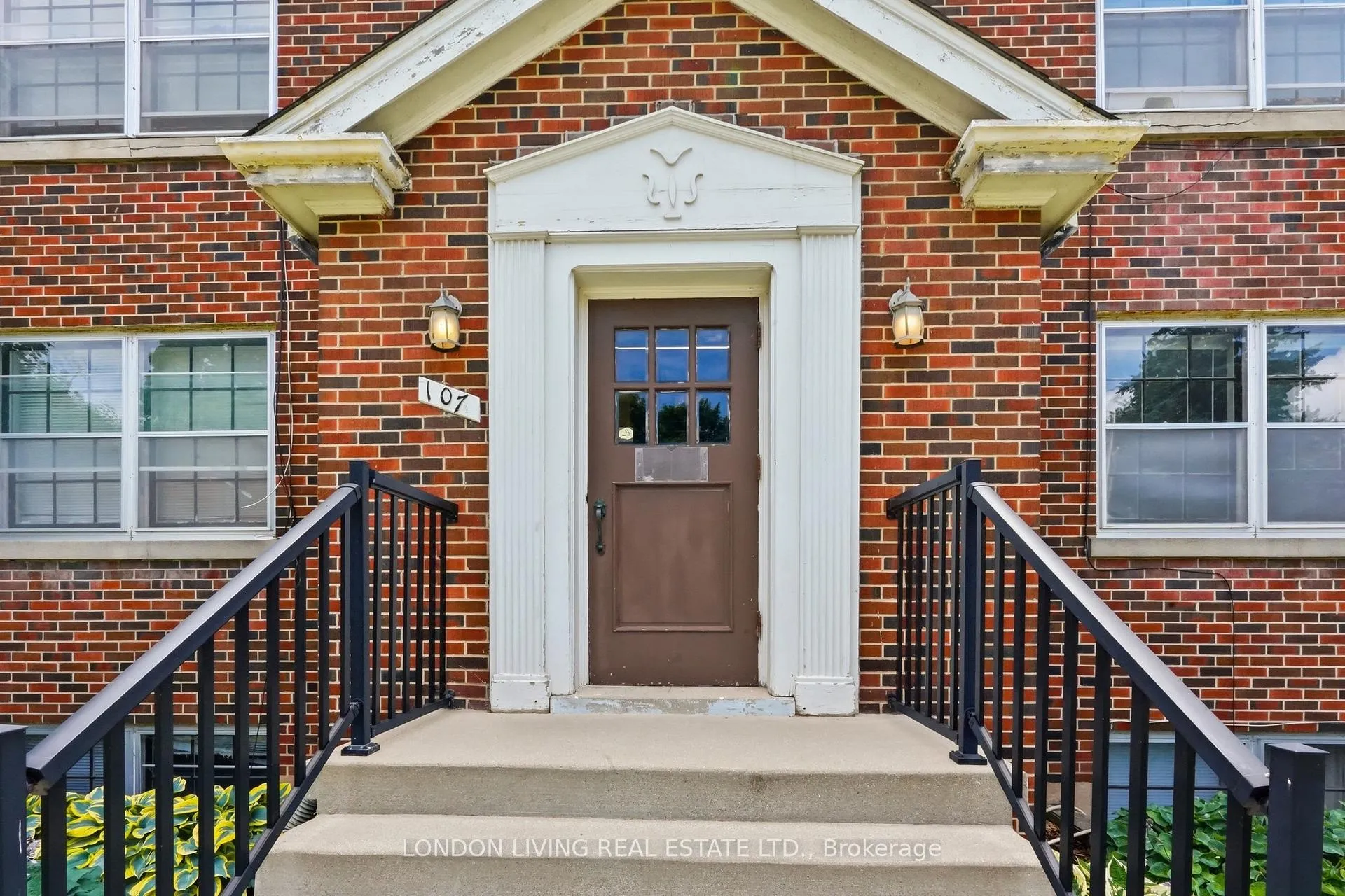 Photo 6 of 107 Windsor Crescent, London, South F — HOMEH