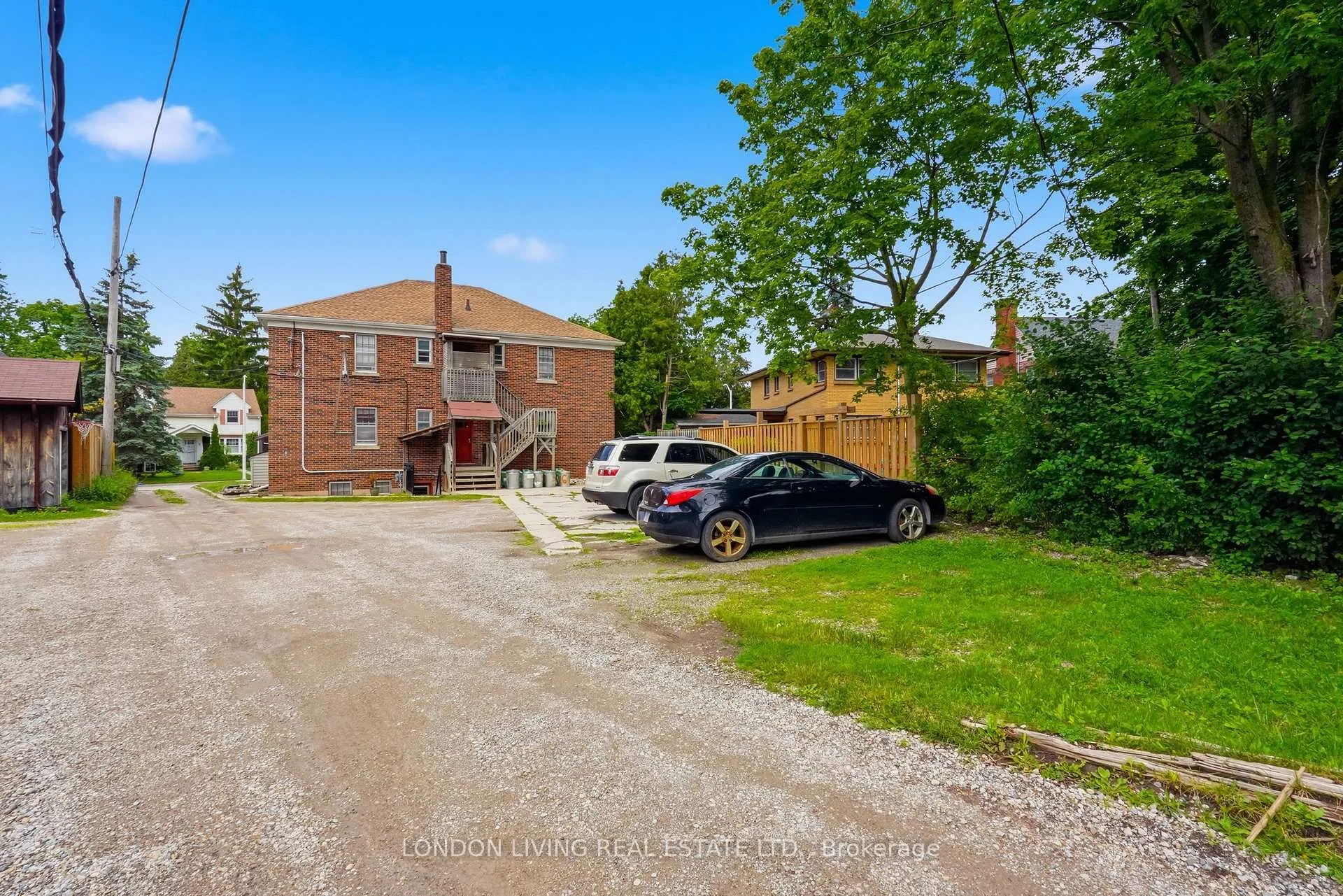 Photo 15 of 107 Windsor Crescent, London, South F — HOMEH