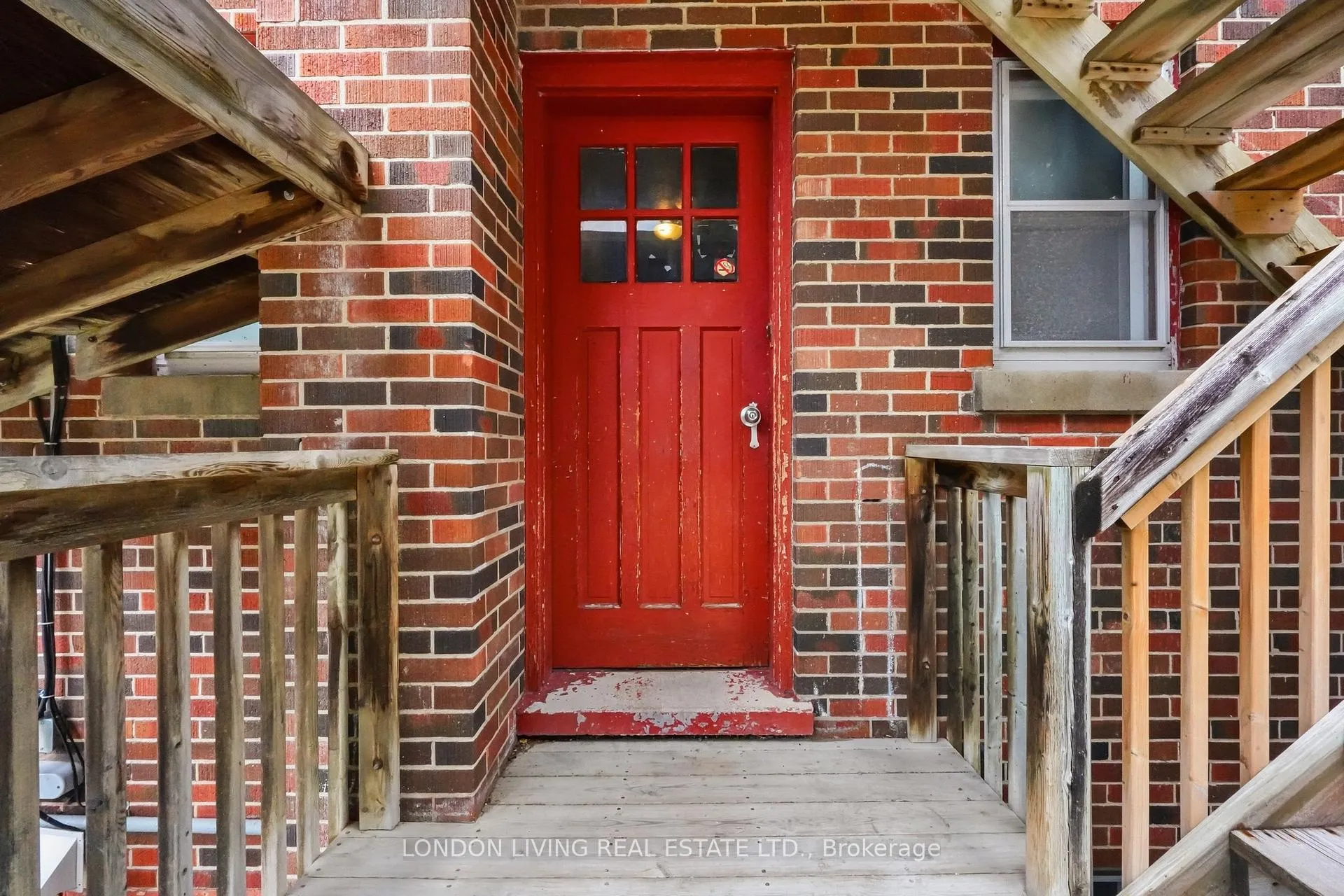 Photo 18 of 107 Windsor Crescent, London, South F — HOMEH