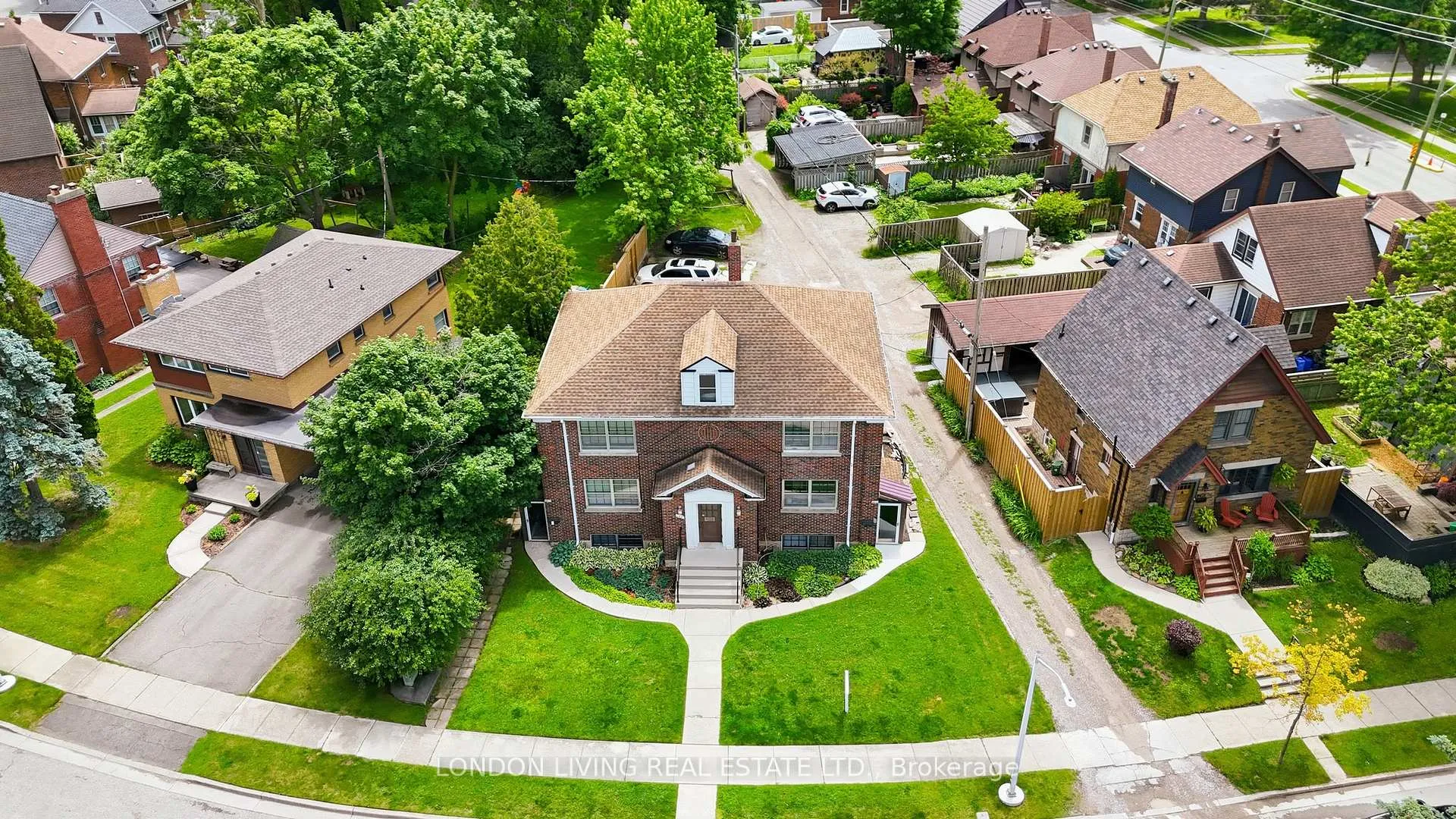 Photo 23 of 107 Windsor Crescent, London, South F — HOMEH