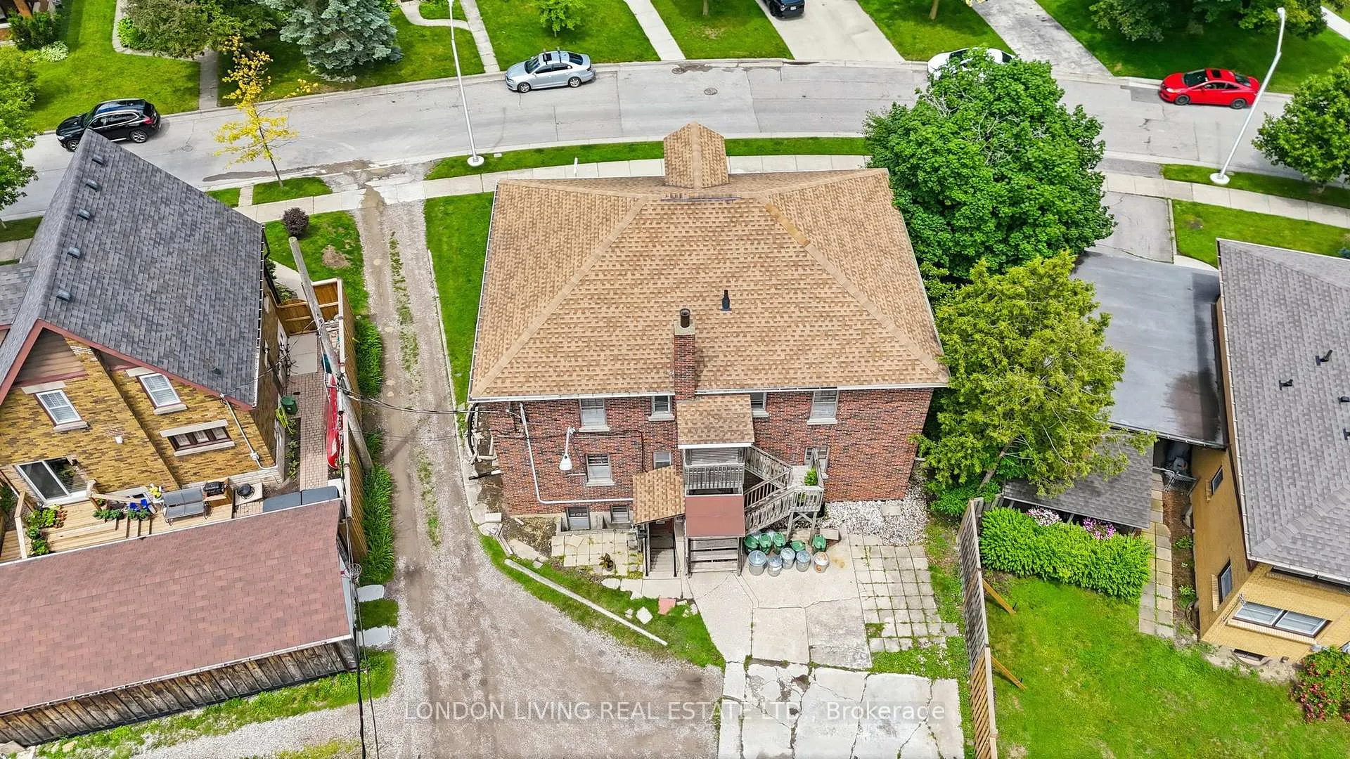 Photo 27 of 107 Windsor Crescent, London, South F — HOMEH