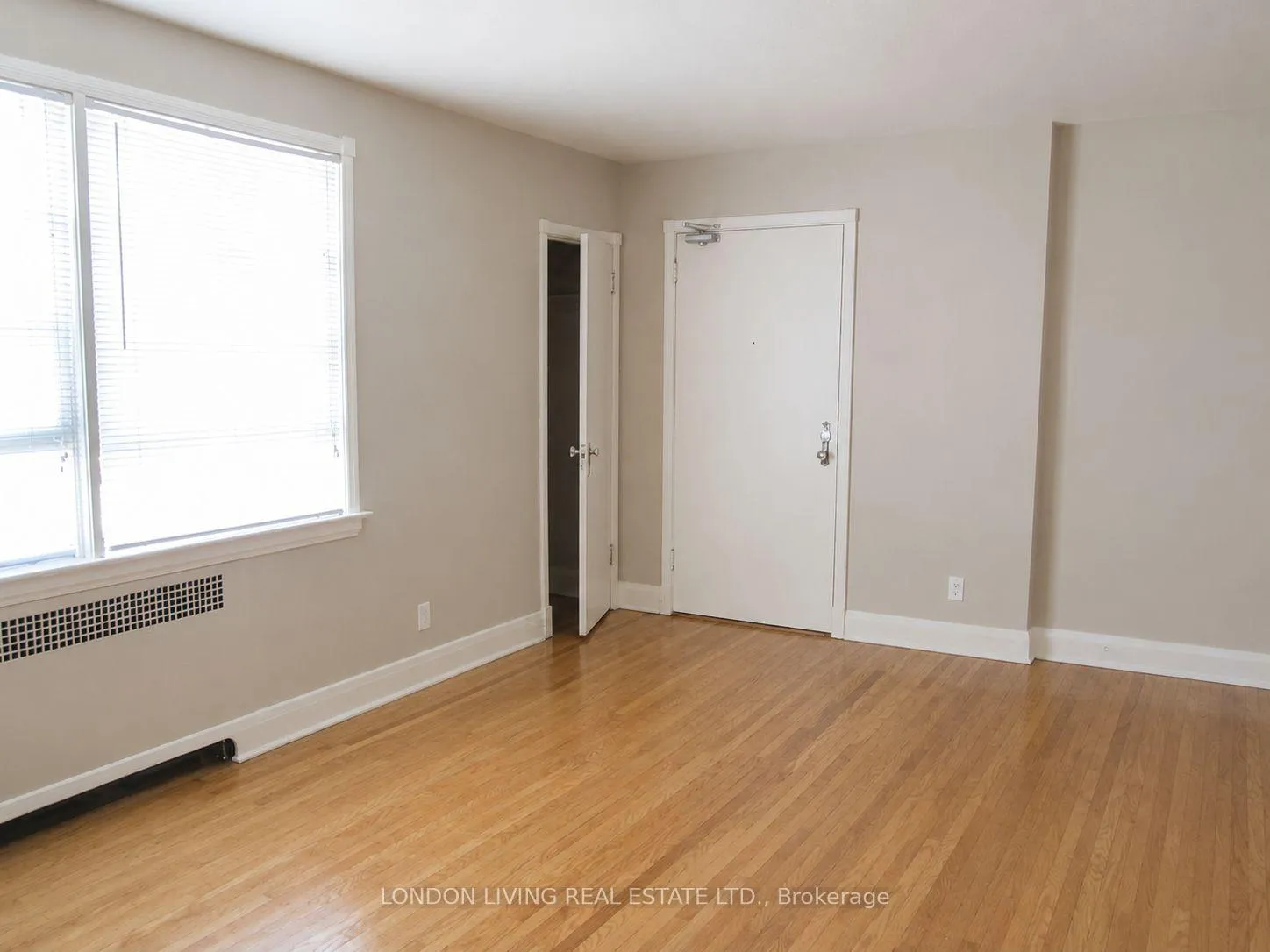 Photo 37 of 107 Windsor Crescent, London, South F — HOMEH