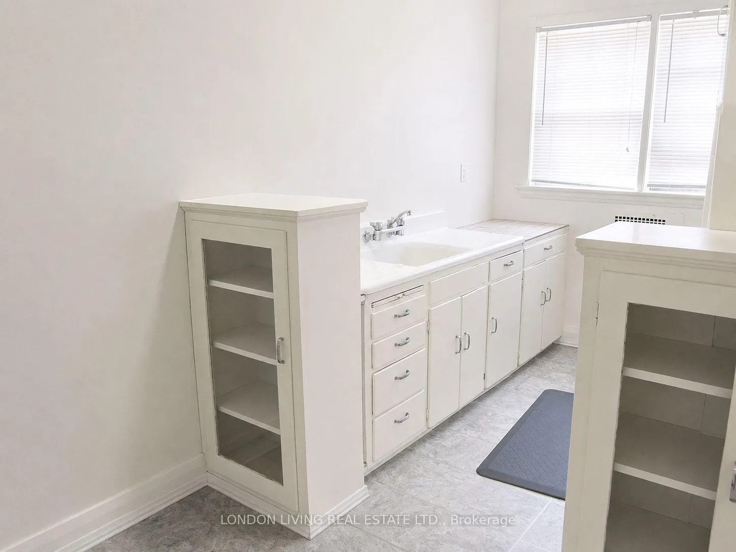 Photo 42 of 107 Windsor Crescent, London, South F — HOMEH