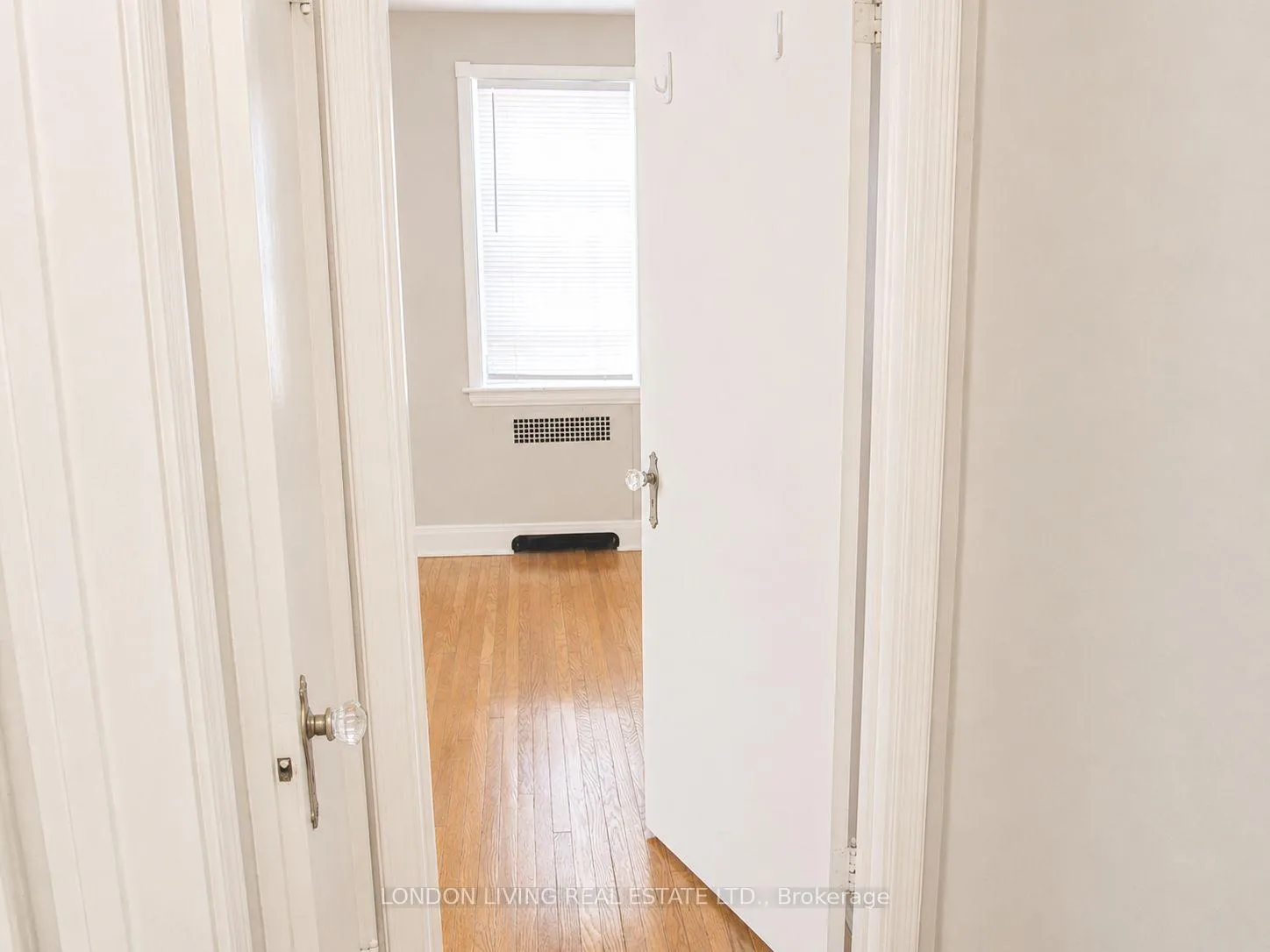 Photo 47 of 107 Windsor Crescent, London, South F — HOMEH