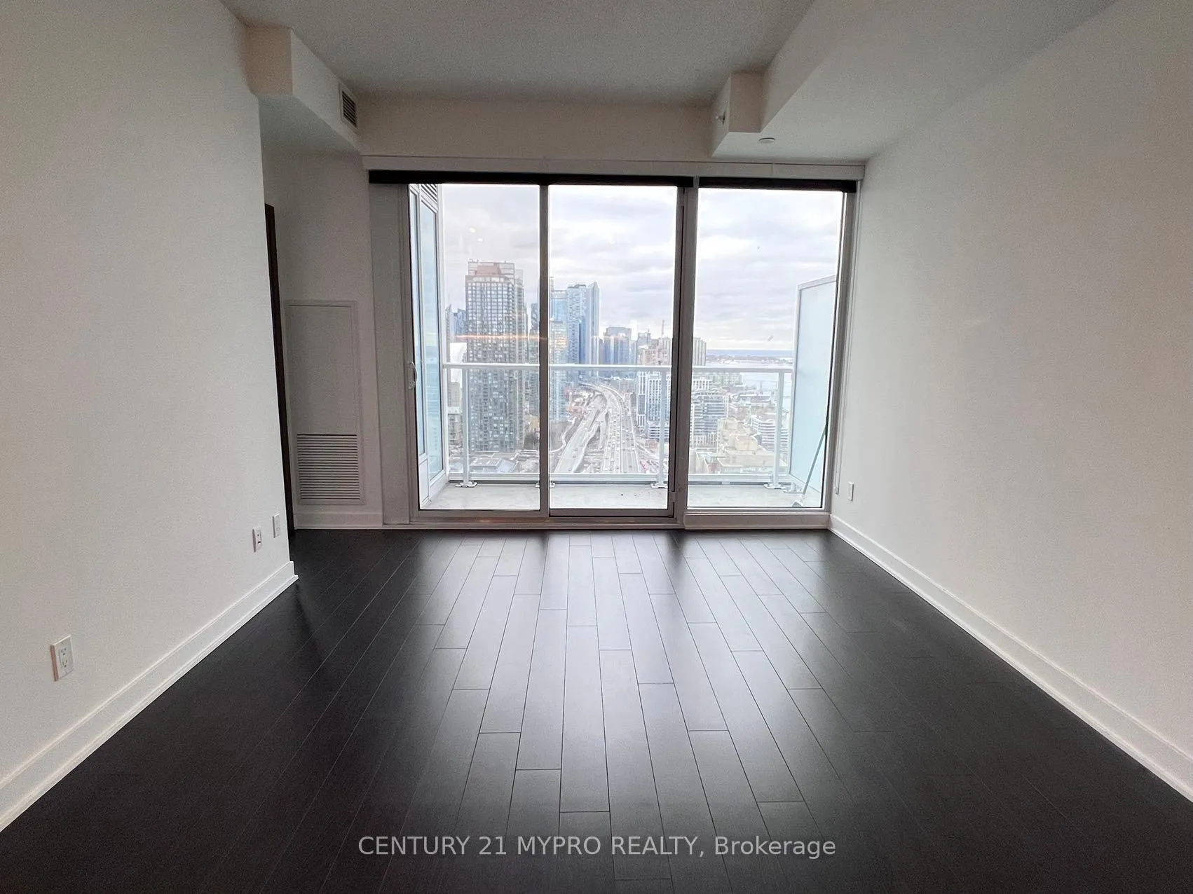 Photo 3 of Unit 3710, 17 Bathurst Street, Toronto, Waterfront Communities — HOMEH