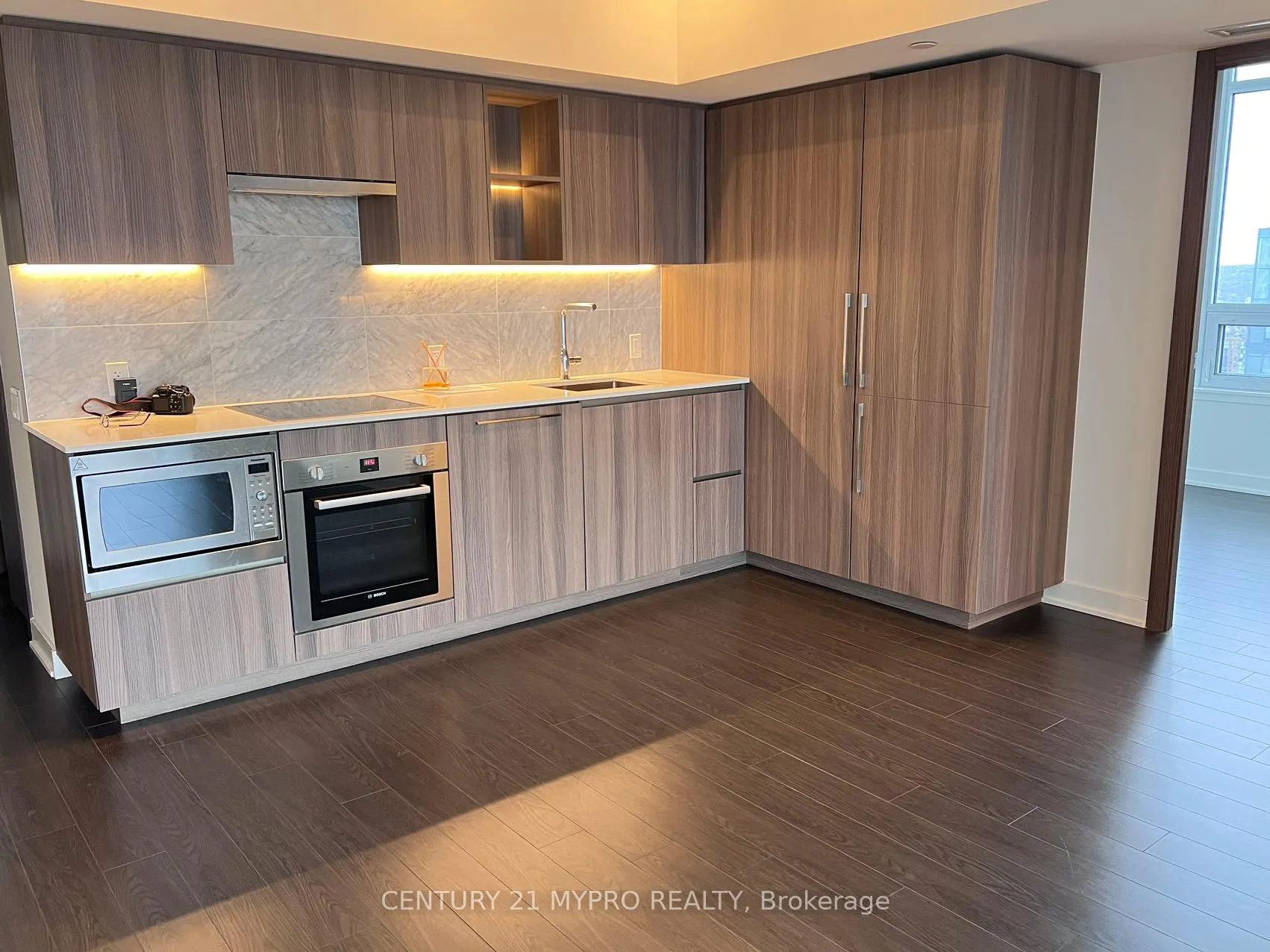 Photo 4 of Unit 3710, 17 Bathurst Street, Toronto, Waterfront Communities — HOMEH