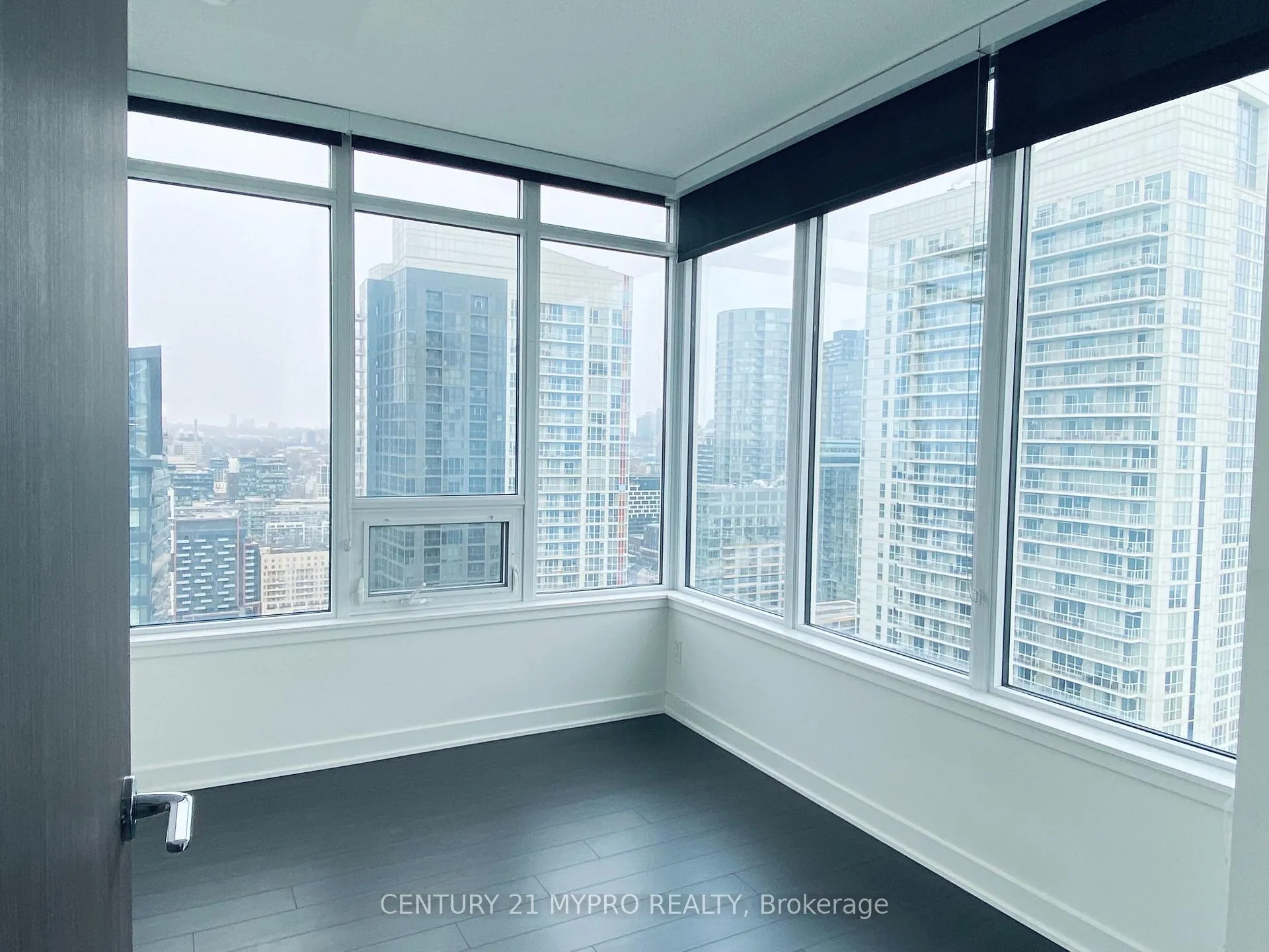 Photo 6 of Unit 3710, 17 Bathurst Street, Toronto, Waterfront Communities — HOMEH