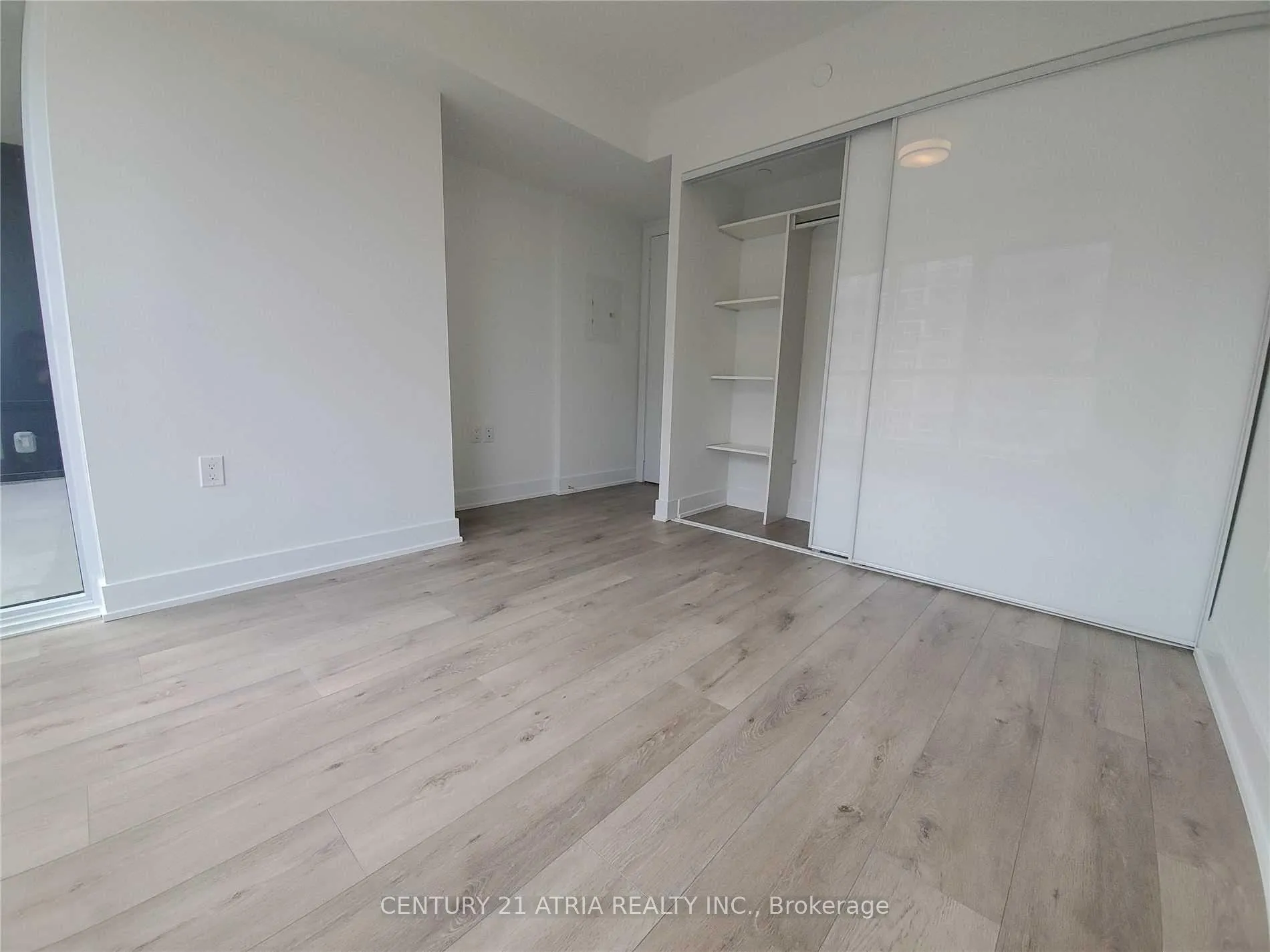 Photo 2 of Unit 919, 585 Bloor Street E, Toronto, North St. James Town — HOMEH