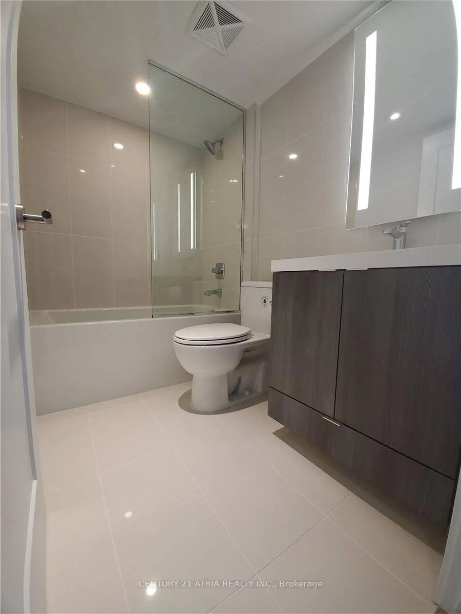 Photo 4 of Unit 919, 585 Bloor Street E, Toronto, North St. James Town — HOMEH