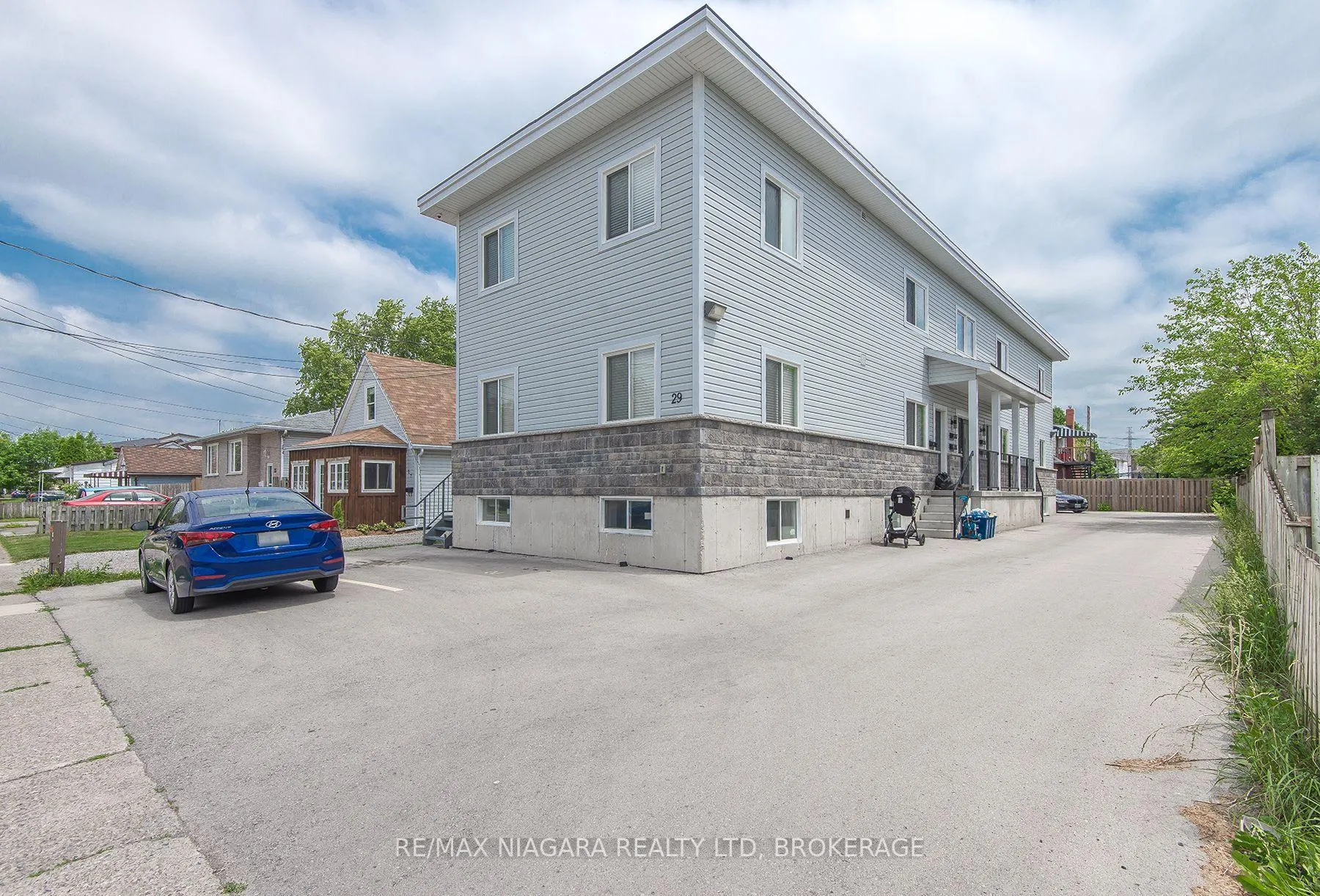 Photo 1 of 29 Afton Avenue, Welland, Lincoln/Crowland — HOMEH