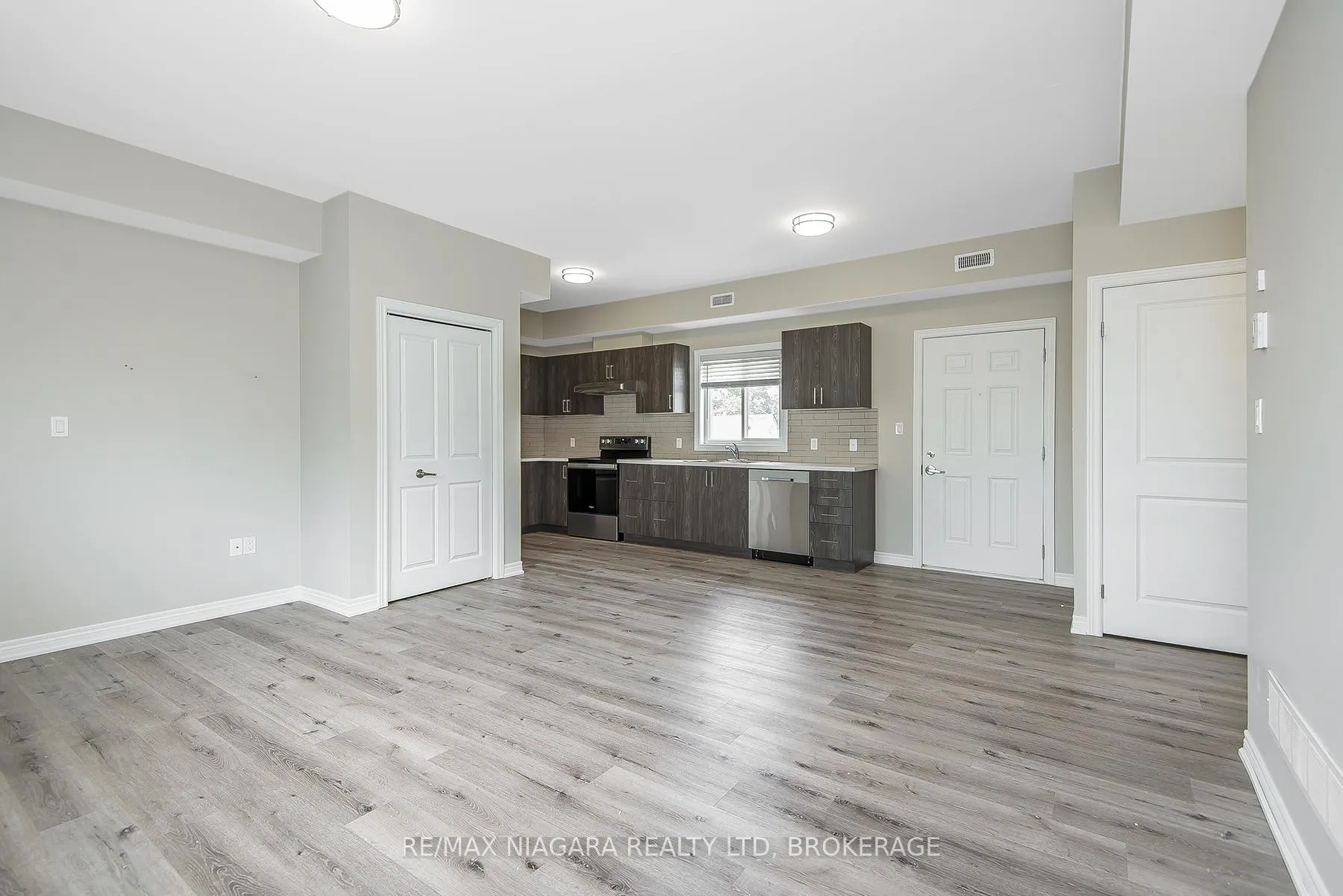 Photo 7 of 29 Afton Avenue, Welland, Lincoln/Crowland — HOMEH