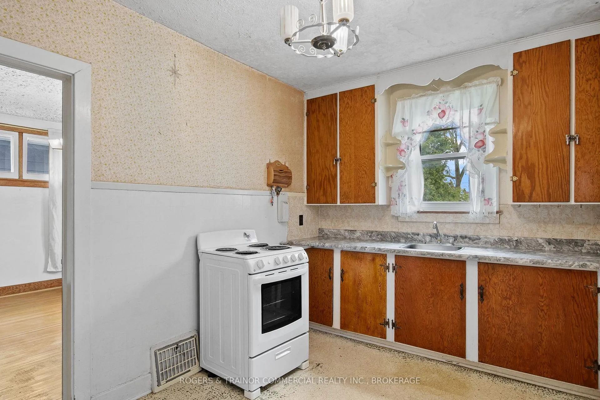 Photo 15 of 68 Scott Street, Kingston, Central City East — HOMEH